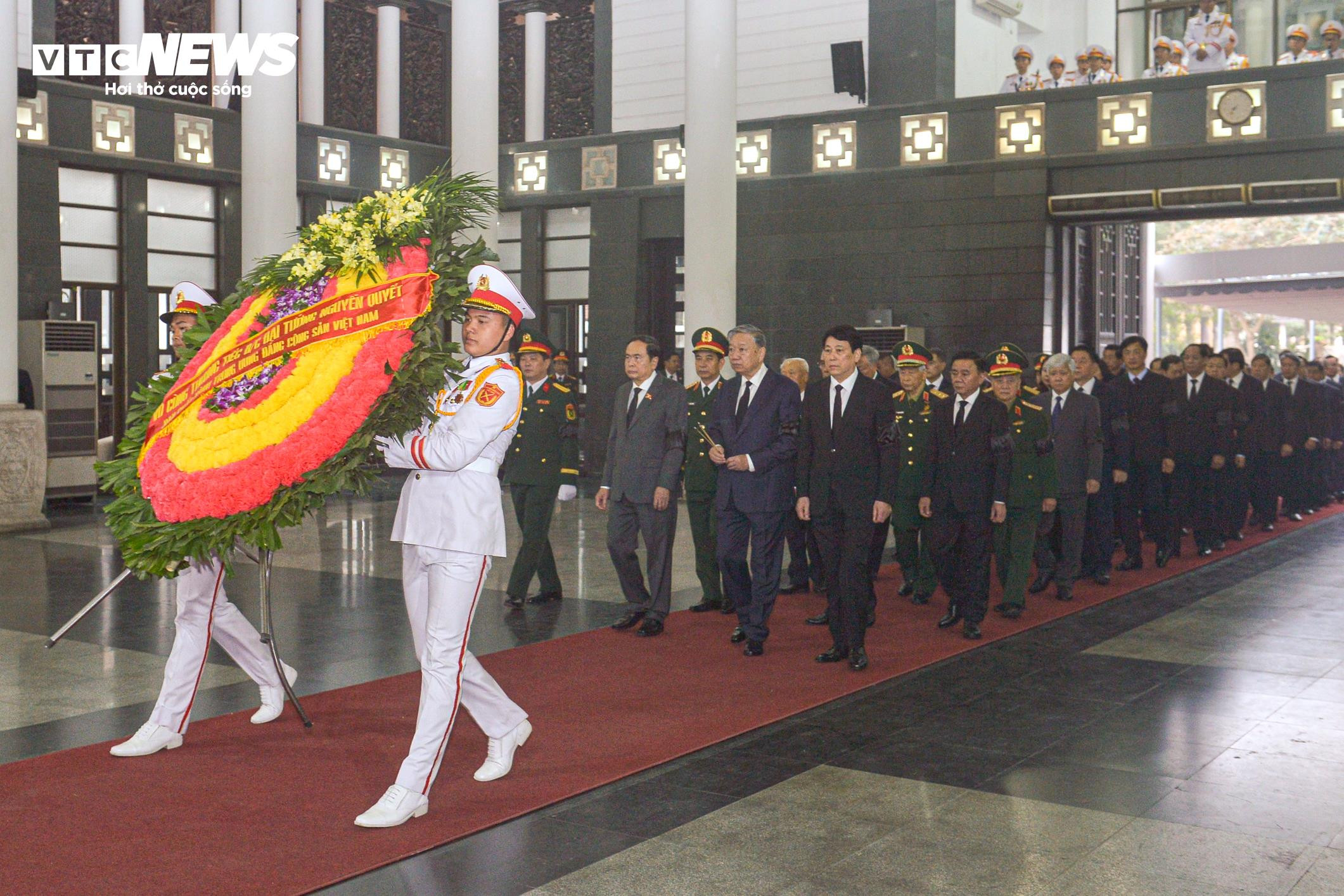 Cử hành trọng thể lễ tang Đại tướng Nguyễn Quyết - 5