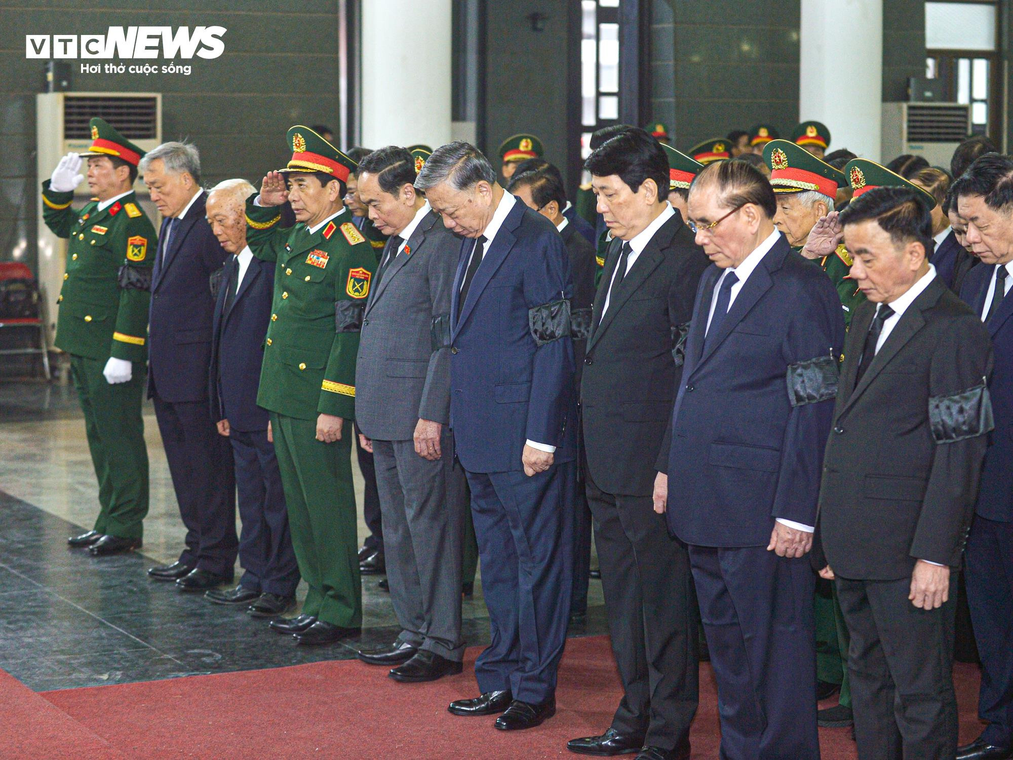 Cử hành trọng thể lễ tang Đại tướng Nguyễn Quyết - 6