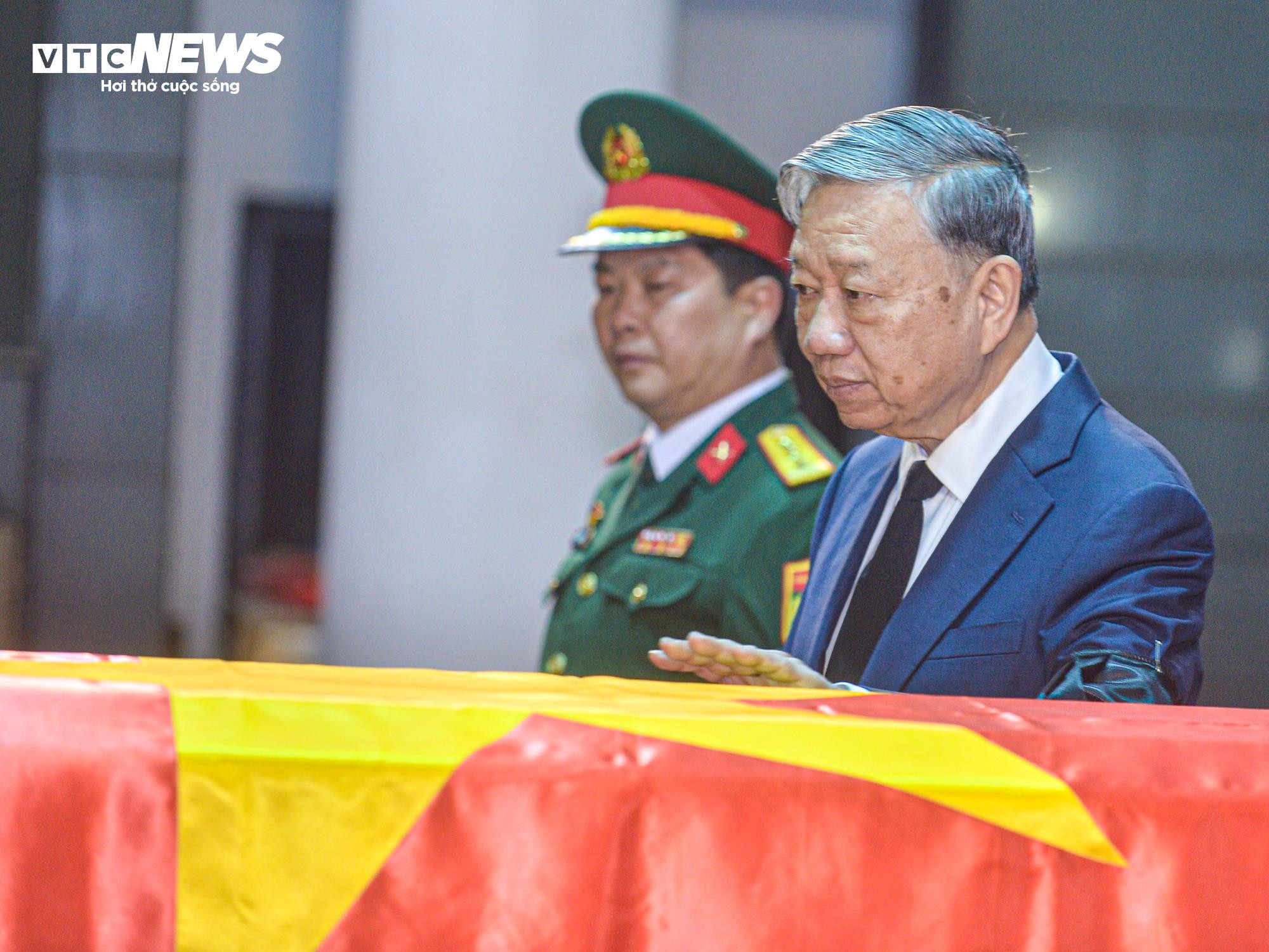 Cử hành trọng thể lễ tang Đại tướng Nguyễn Quyết - 7