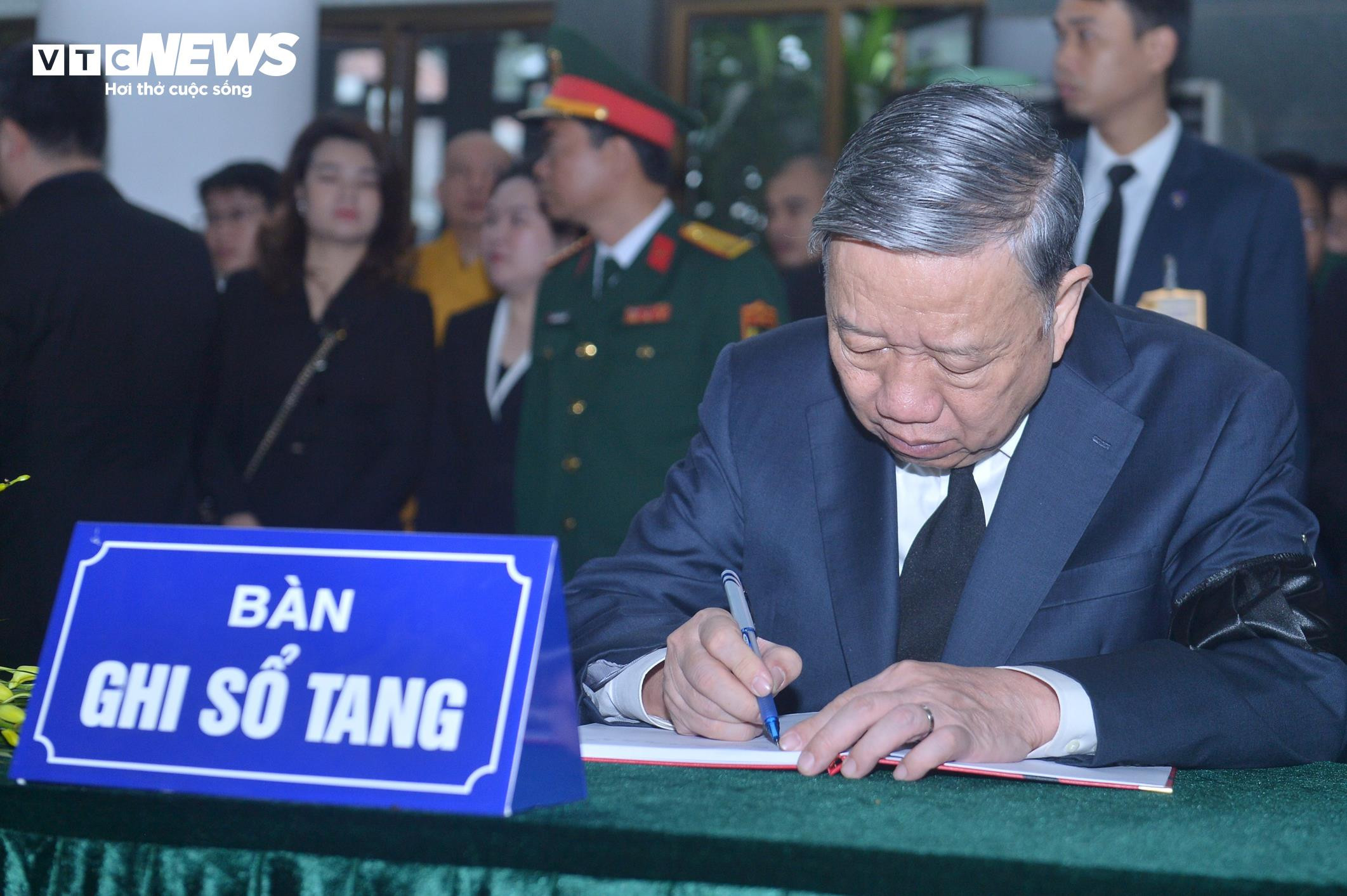 Cử hành trọng thể lễ tang Đại tướng Nguyễn Quyết - 8