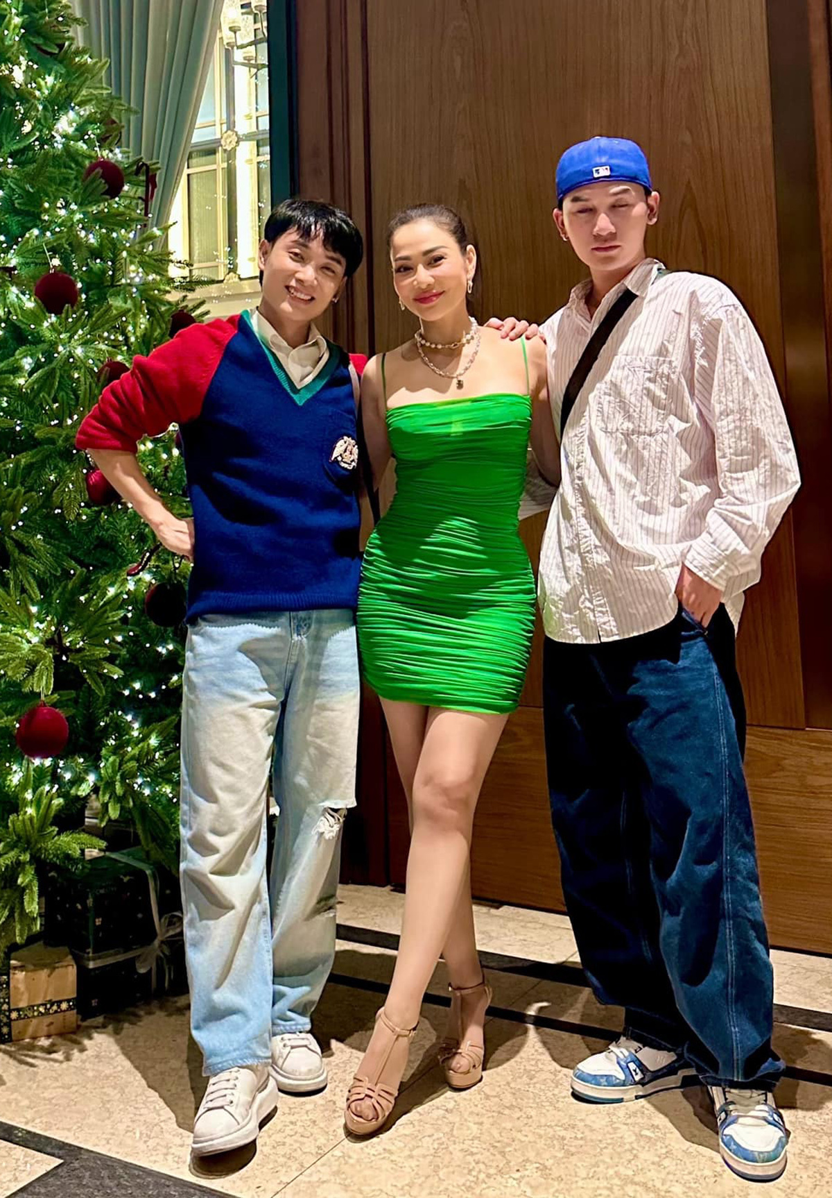 Sao Việt 28/12: Đặng Thu Thảo đẹp rực rỡ, Trịnh Kim Chi tình tứ bên ông xã - 7