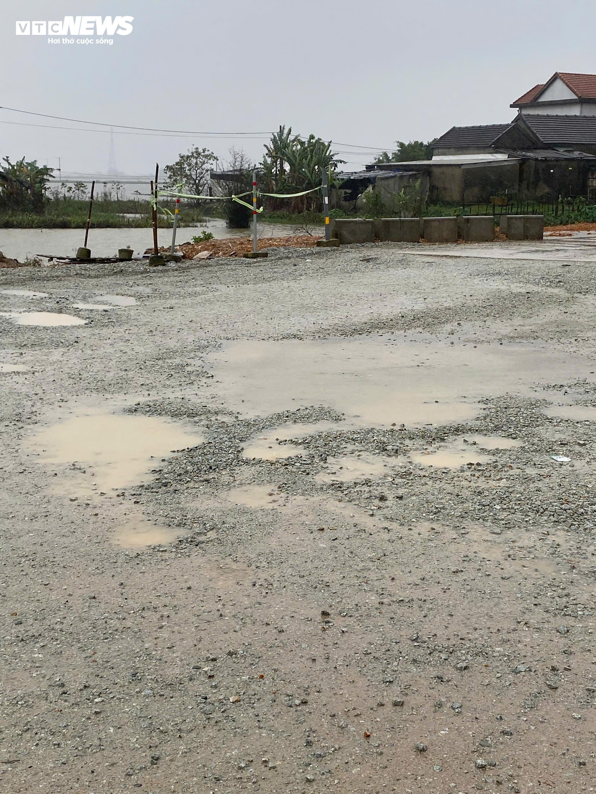 Đường gần 800 tỷ làm hơn thập kỷ không xong, dân kêu cứu - 10