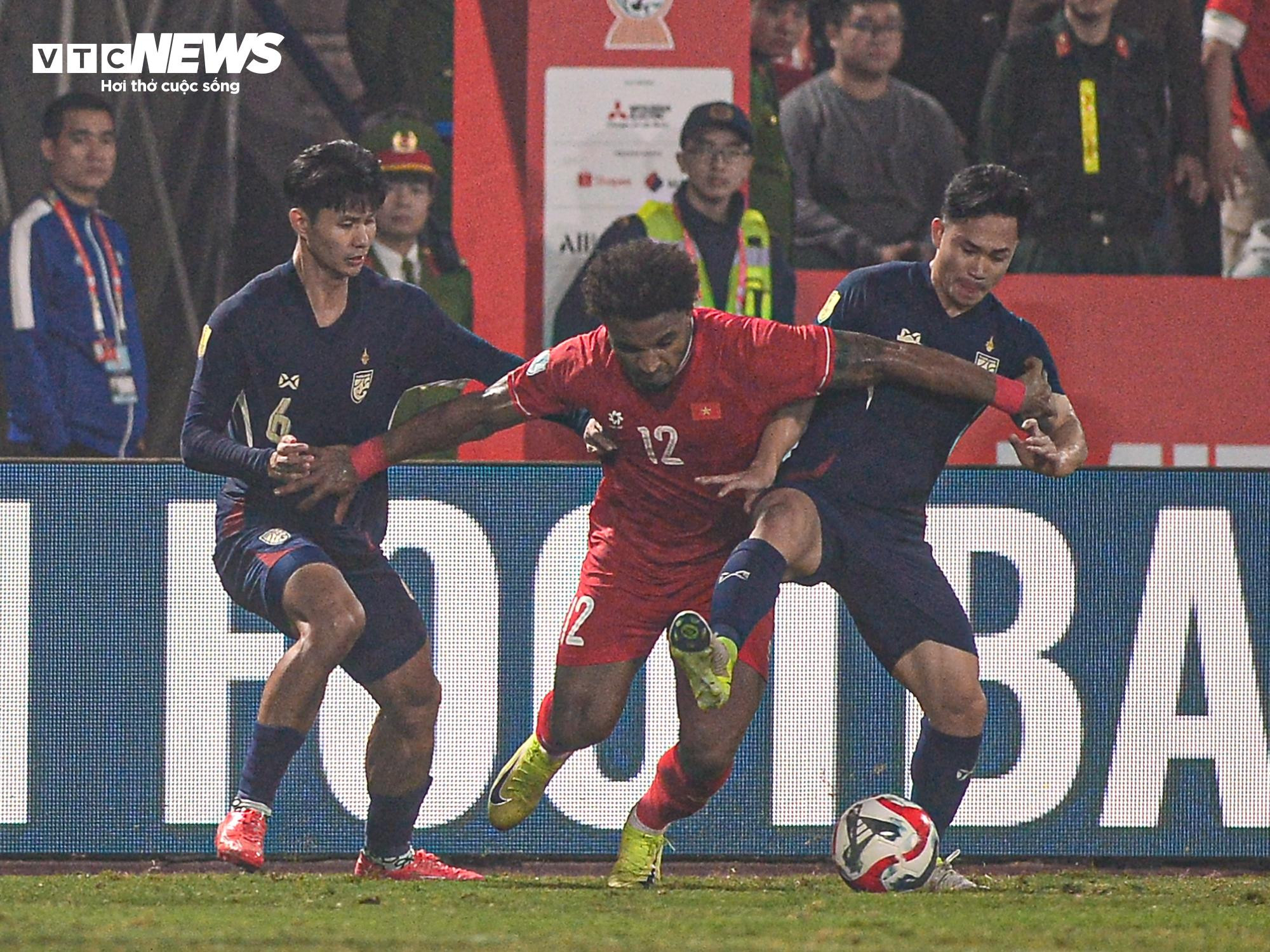 Xem lại từng khoảnh khắc Xuân Son phá tan hàng thủ Thái Lan - 1