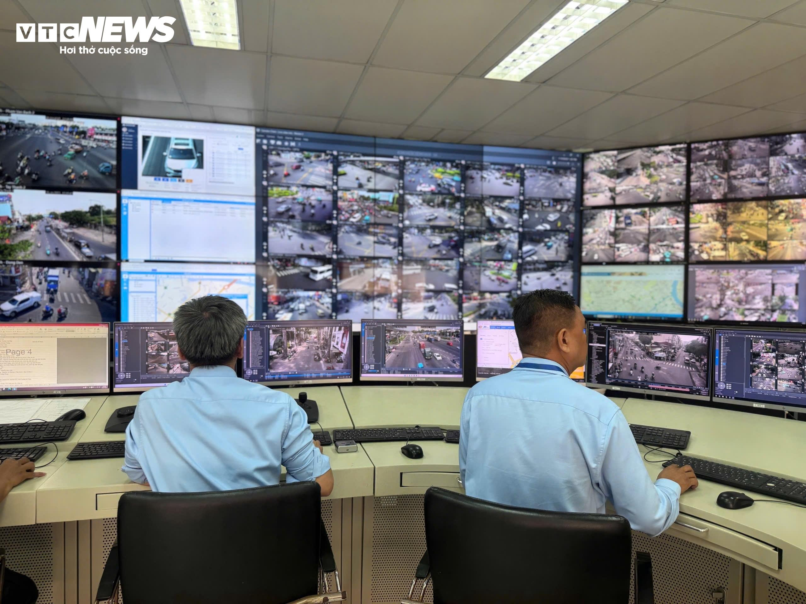 Bên trong ‘đầu não’ giám sát giao thông ở TP.HCM - 6