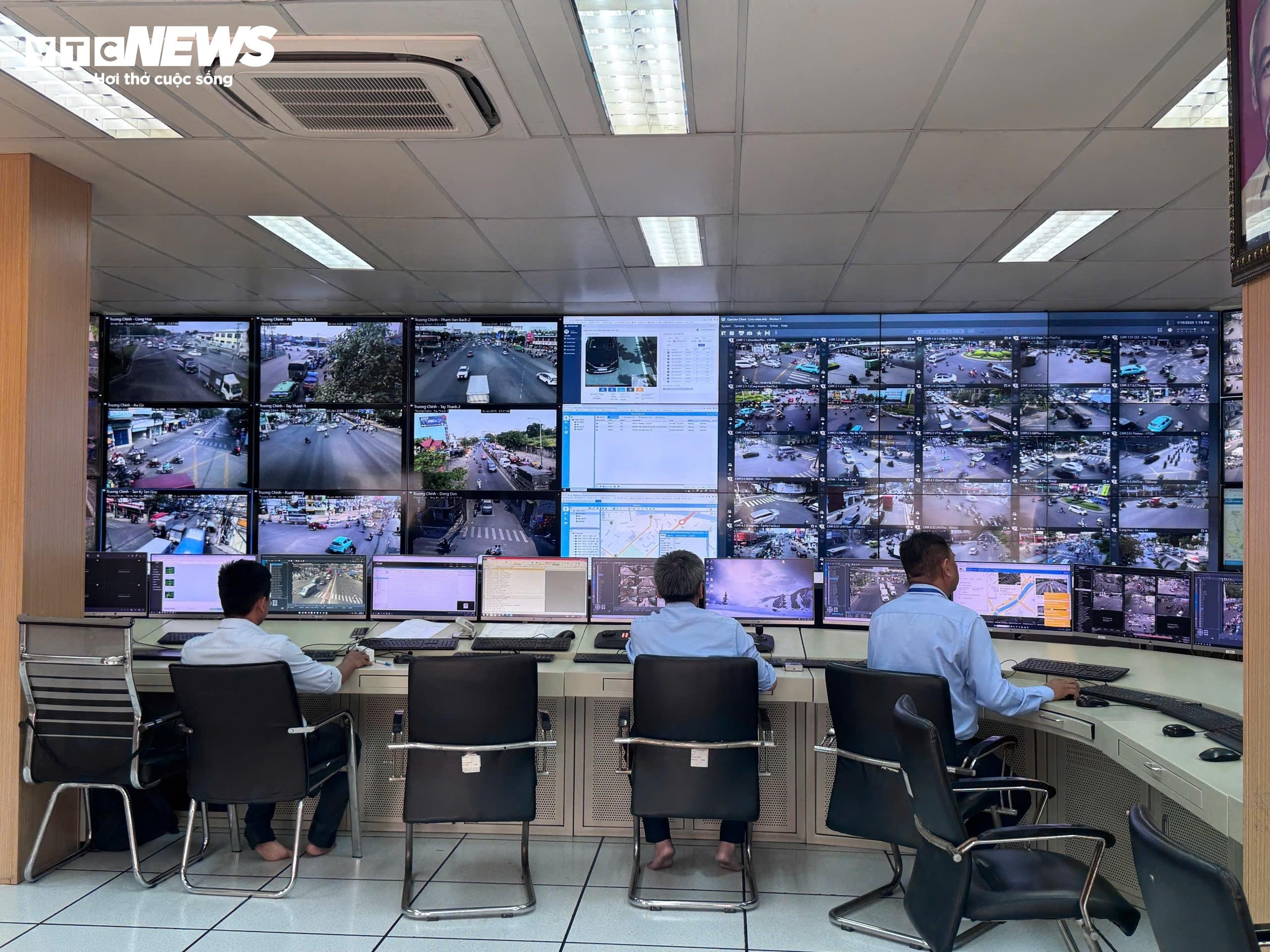 Bên trong ‘đầu não’ giám sát giao thông ở TP.HCM - 5