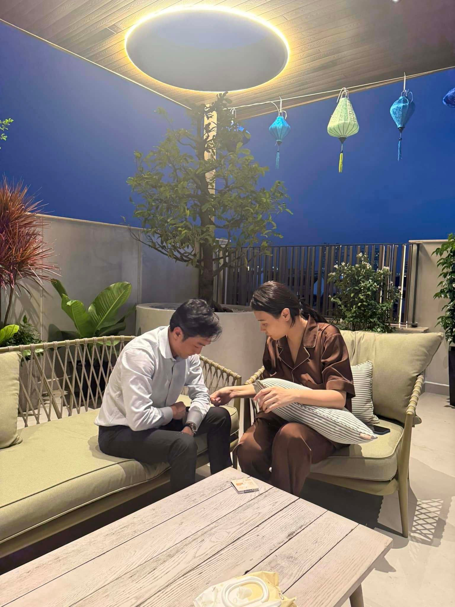 Sao Việt 18/1: Nhật Kim Anh sinh con gái, Cường Đô La được vợ nhổ tóc bạc - 4