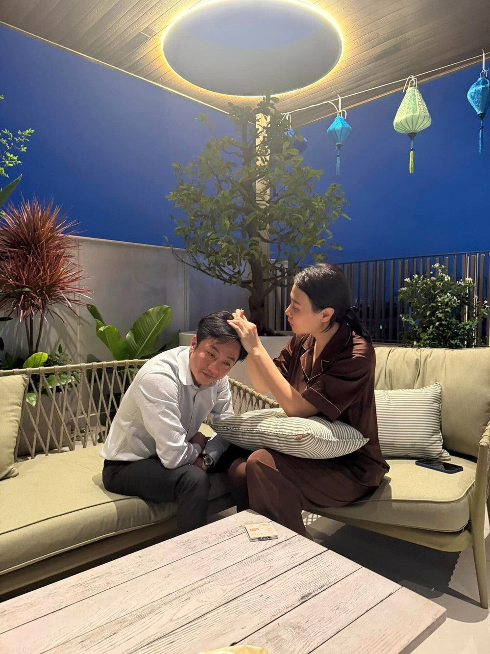 Sao Việt 18/1: Nhật Kim Anh sinh con gái, Cường Đô La được vợ nhổ tóc bạc - 3