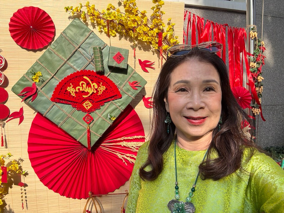 Sao Việt 19/1: Bạn gái Chí Trung tới xem Táo Quân, Công Lý tươi tắn bên vợ trẻ - 11