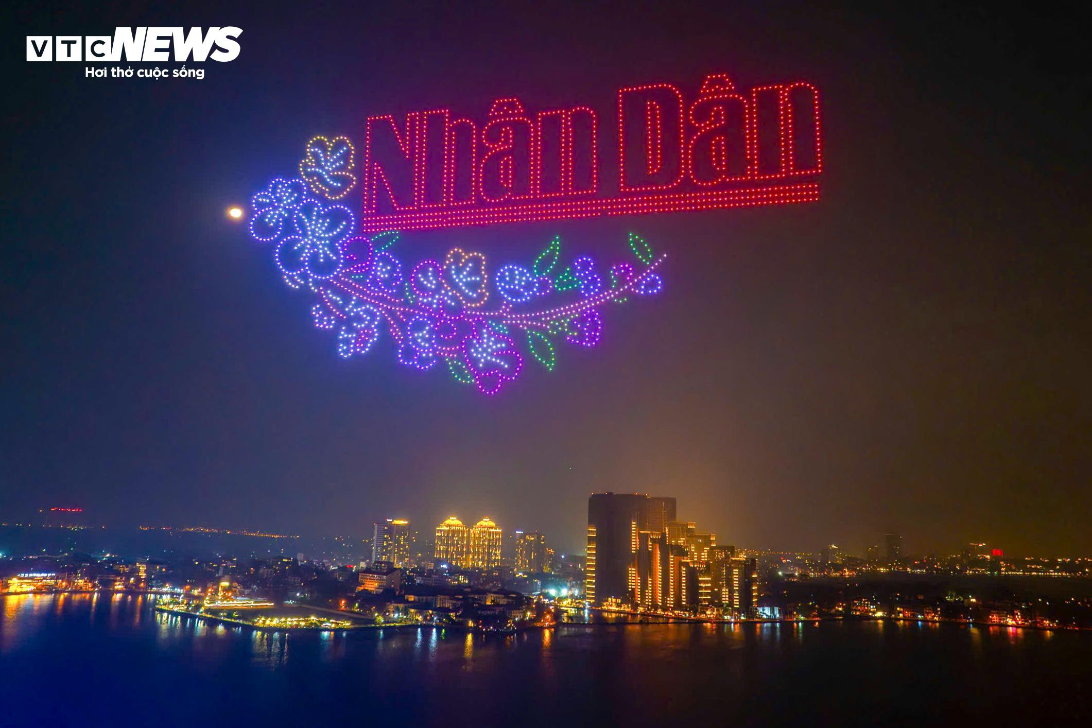 Ngắm drone xếp hình ‘Việt Nam - Kỷ nguyên vươn mình’ chào năm mới 2025 - 9