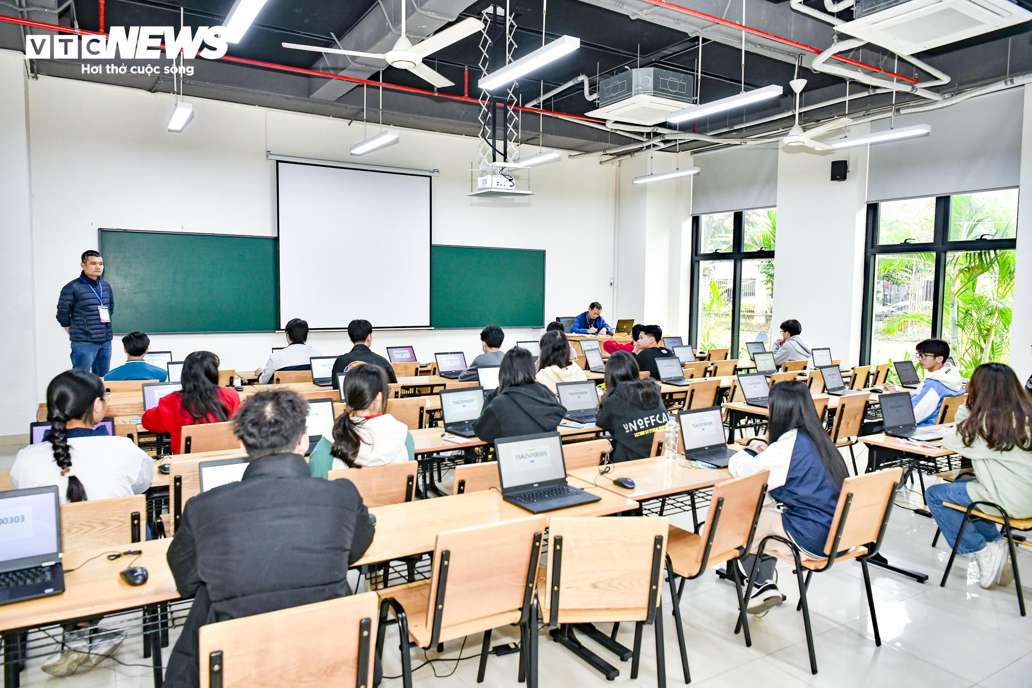 14.000 thí sinh bước vào kỳ thi tuyển sinh riêng đầu tiên 2025 - 7