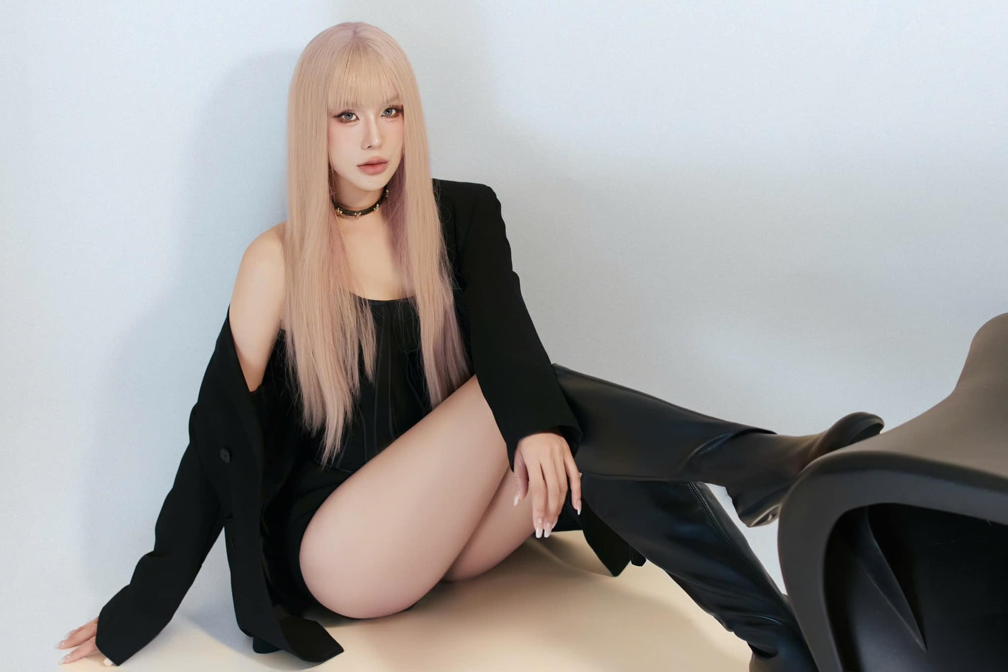 Sao Việt 24/1: Lệ Quyên rạng rỡ bên tình trẻ, Mỹ Tâm làm tiệc kỷ niệm cho bố mẹ - 7