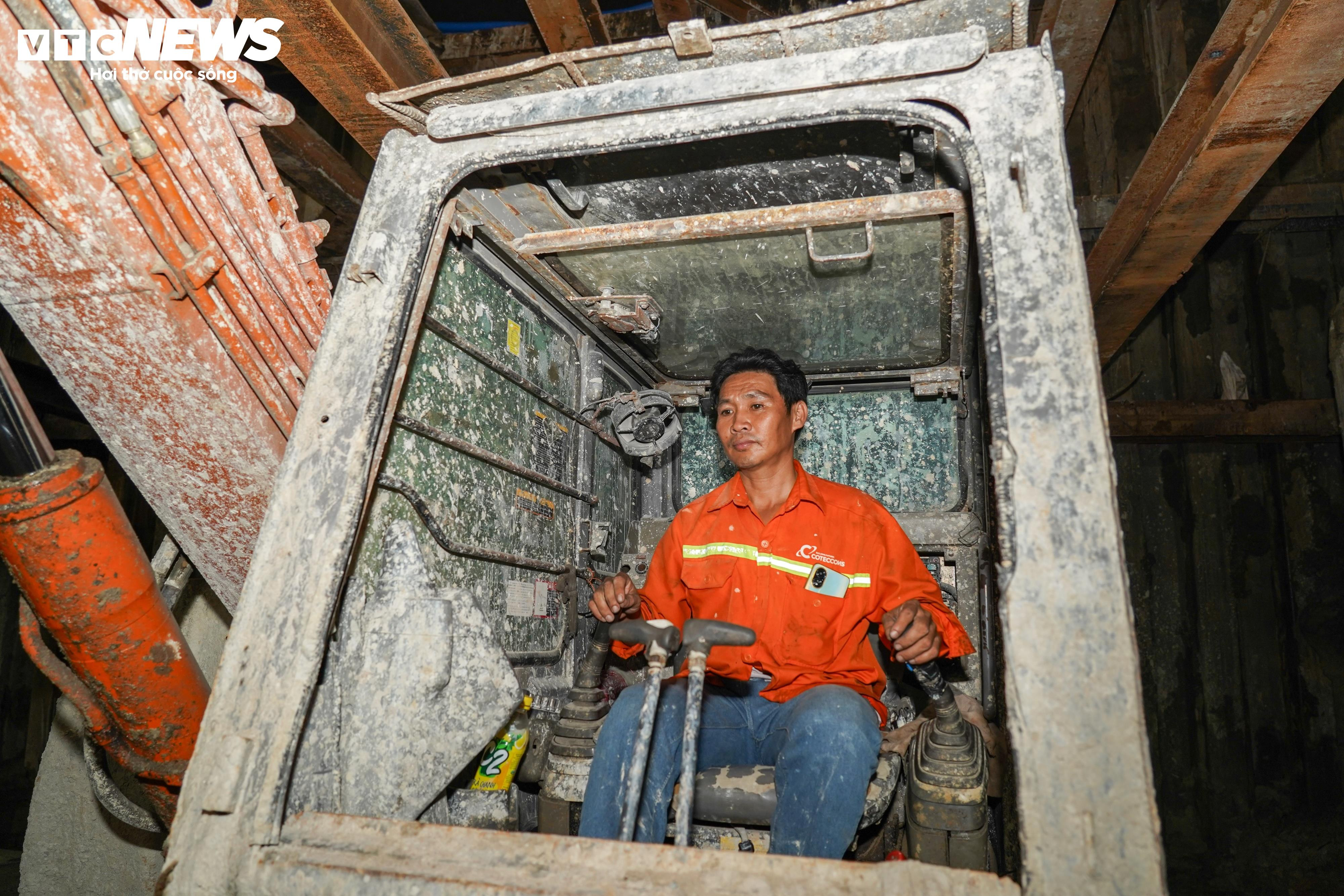 Công nhân thi công xuyên Tết ở dự án trọng điểm của TP.HCM - 8