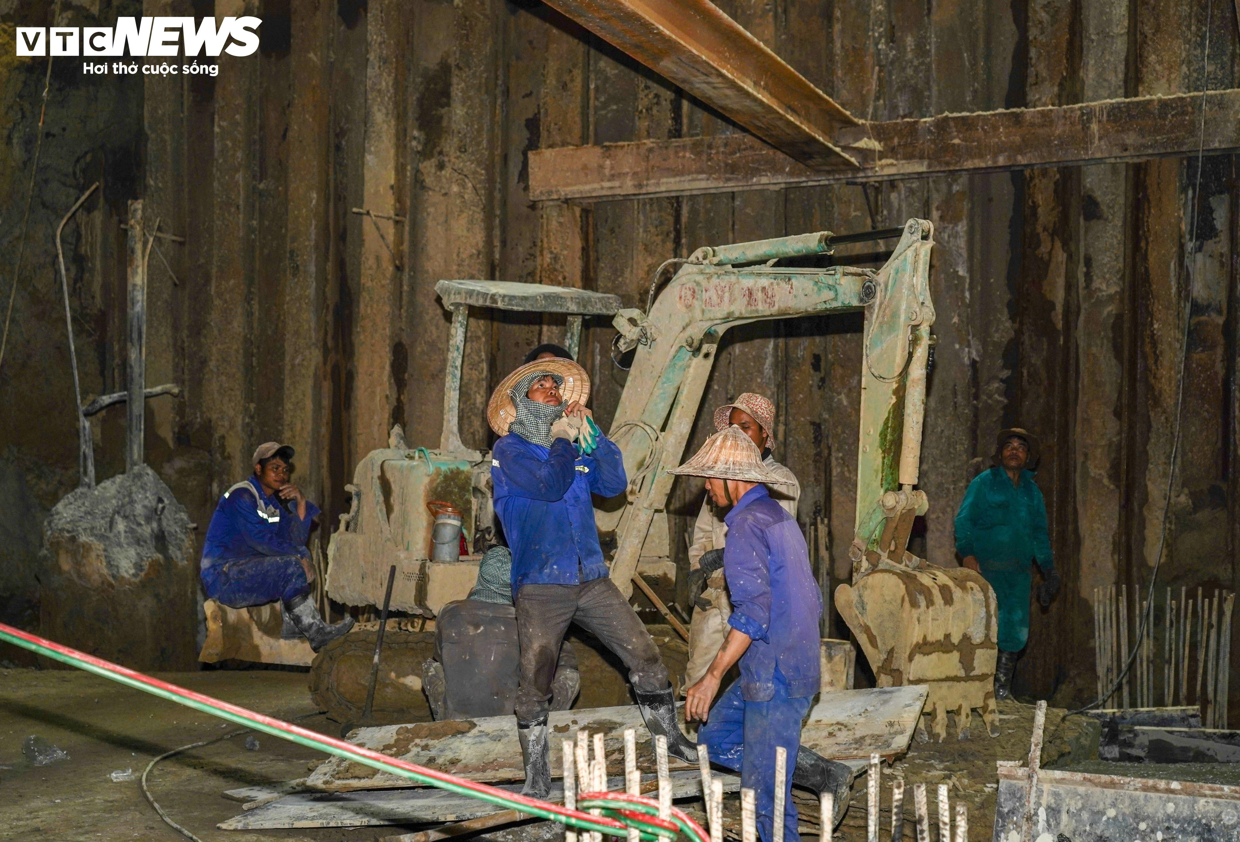 Công nhân thi công xuyên Tết ở dự án trọng điểm của TP.HCM - 7