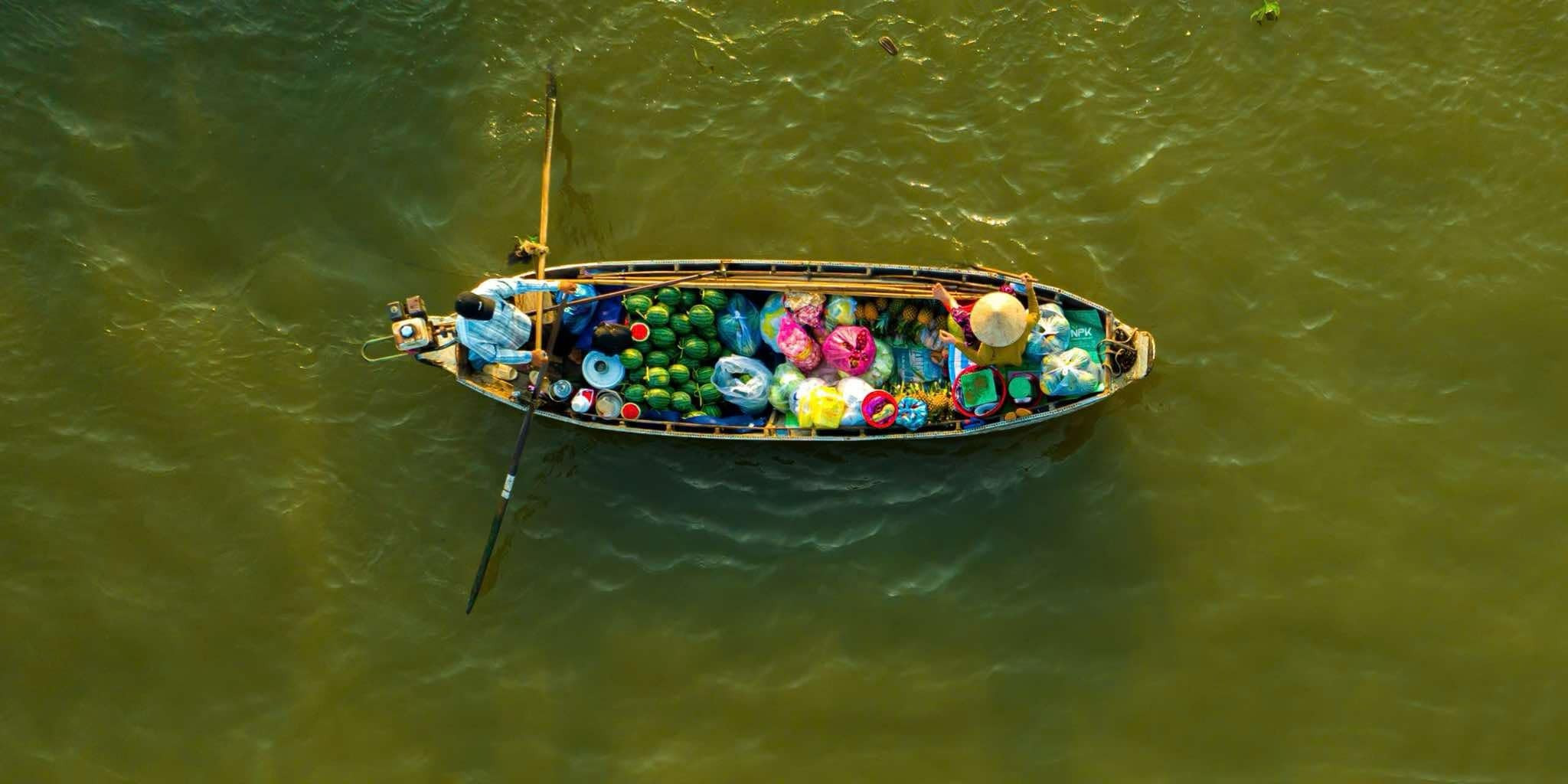 Ghe thuyền đầy ắp rau trái, chợ nổi Cái Răng rực rỡ ngày Tết - 10