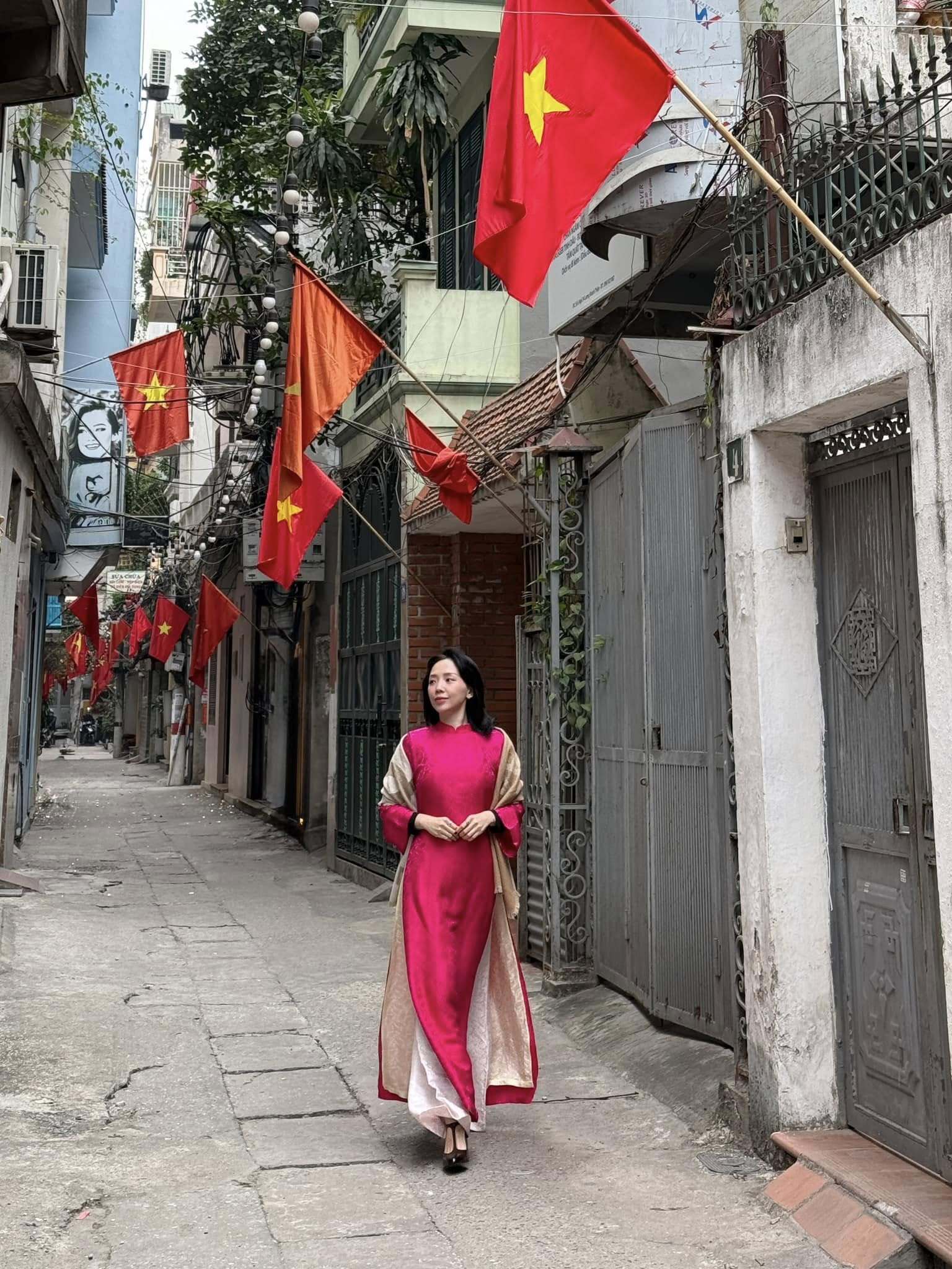 Sao Việt 30/1: MC Mai Ngọc khoe bụng bầu, vợ chồng Trấn Thành tình tứ đón Tết - 15