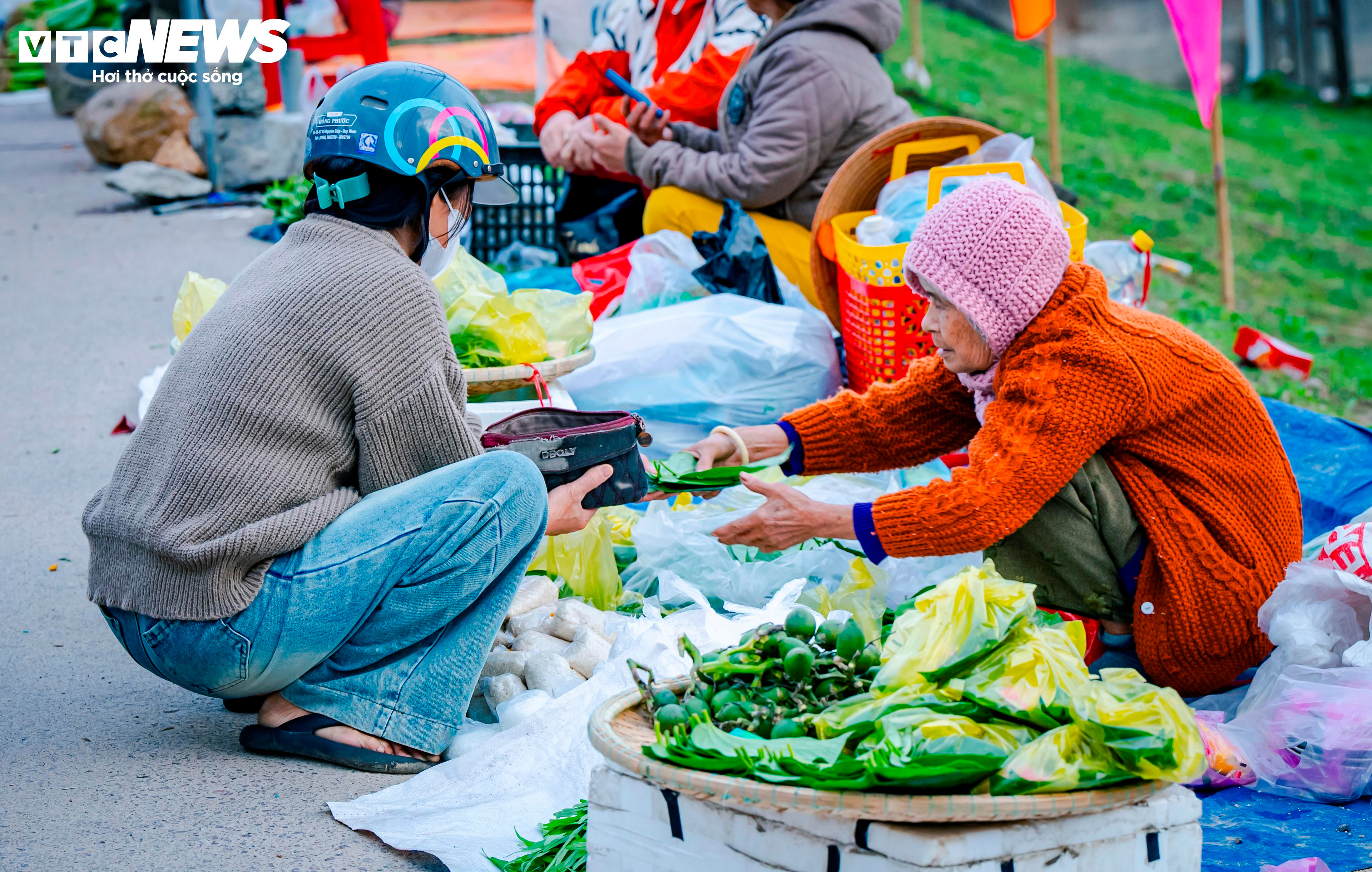 Chợ gần 300 tuổi tại Bình Định, mỗi năm họp 1 lần để cầu lộc, không cần lỗ lãi - 8
