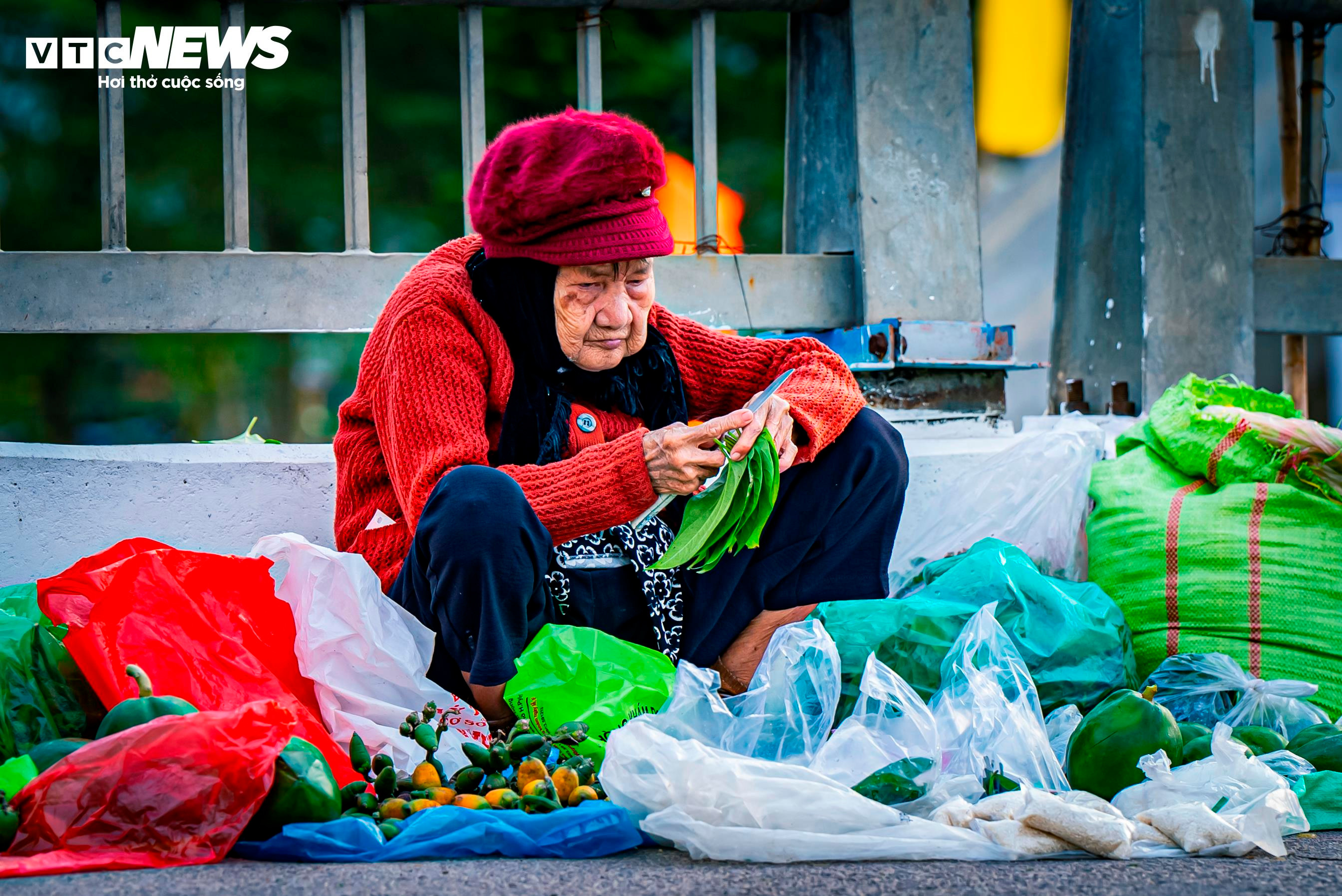 Chợ gần 300 tuổi tại Bình Định, mỗi năm họp 1 lần để cầu lộc, không cần lỗ lãi - 7