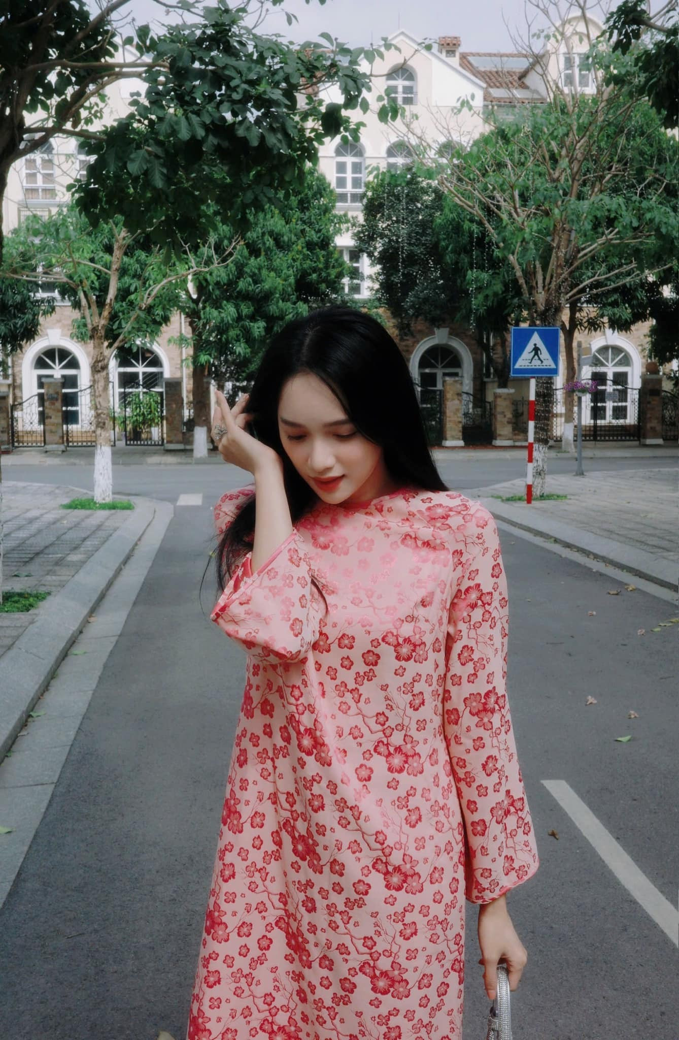 Sao Việt 2/2: Đặng Thu Thảo khoe nhà sang trọng, Hồng Đào trẻ đẹp bên 2 con gái - 16