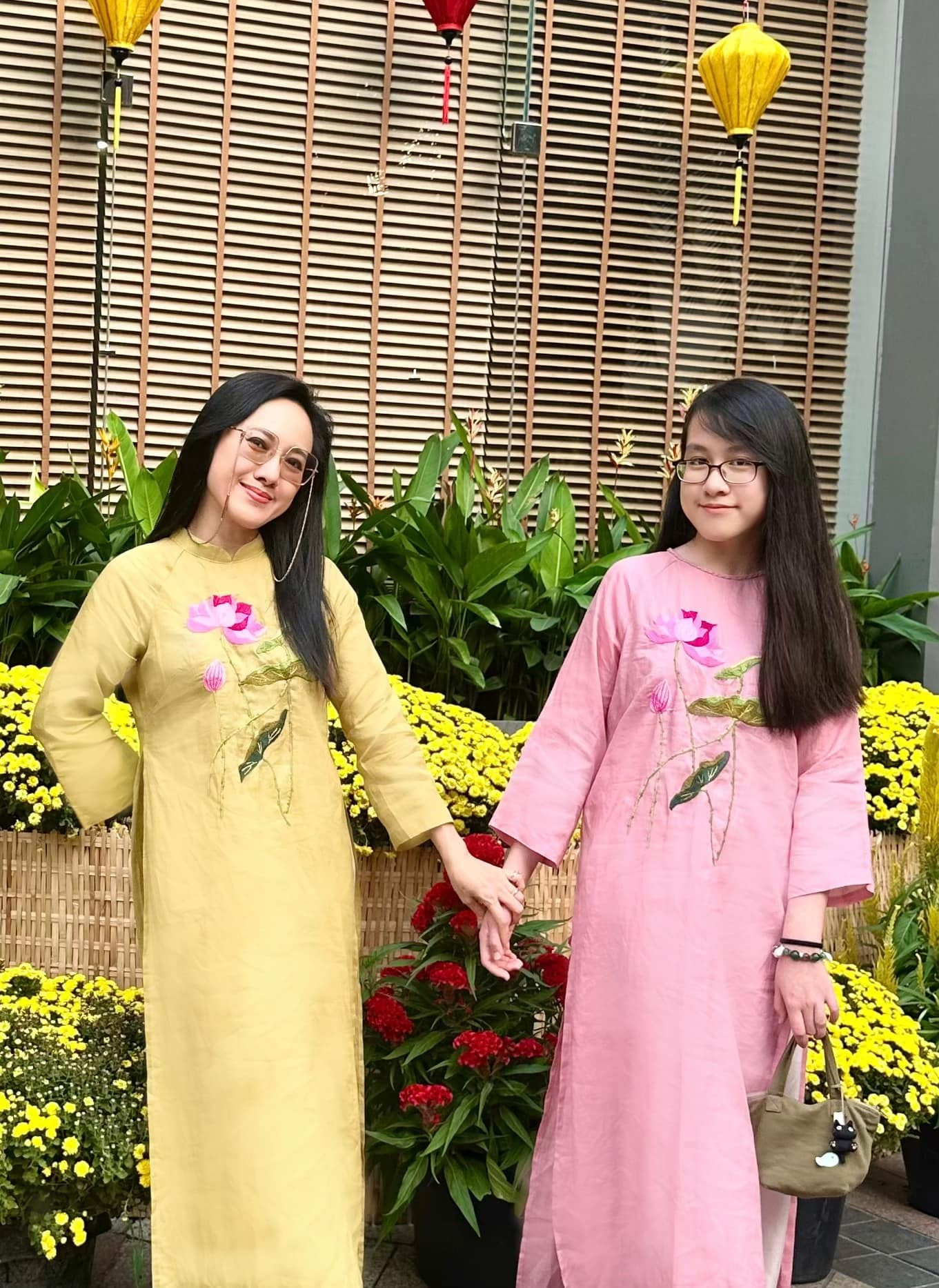 Sao Việt 2/2: Đặng Thu Thảo khoe nhà sang trọng, Hồng Đào trẻ đẹp bên 2 con gái - 13