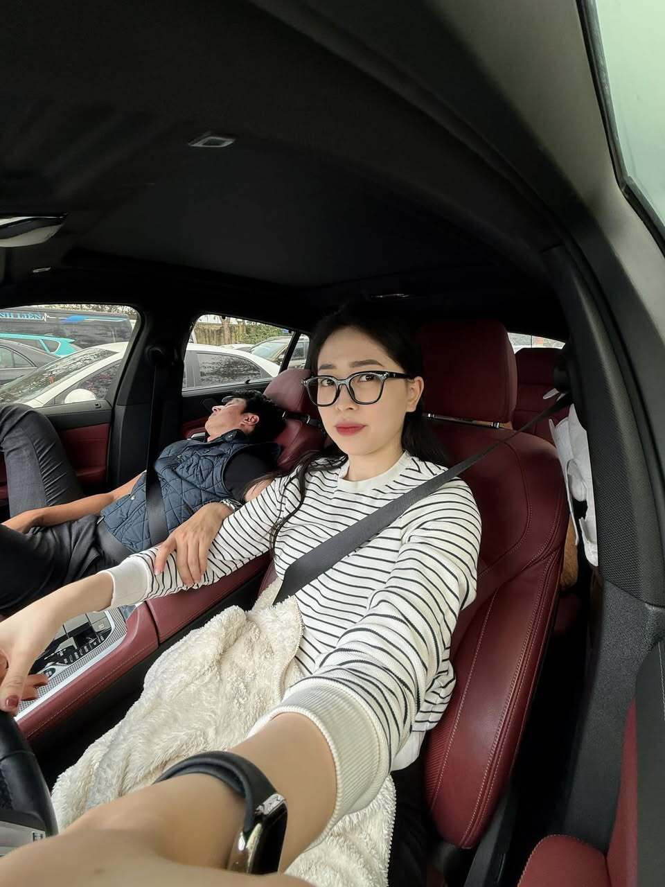 Sao Việt 4/2: Con gái Quyền Linh gợi cảm bất ngờ, Hoài Lâm lộ diện tiều tụy - 15