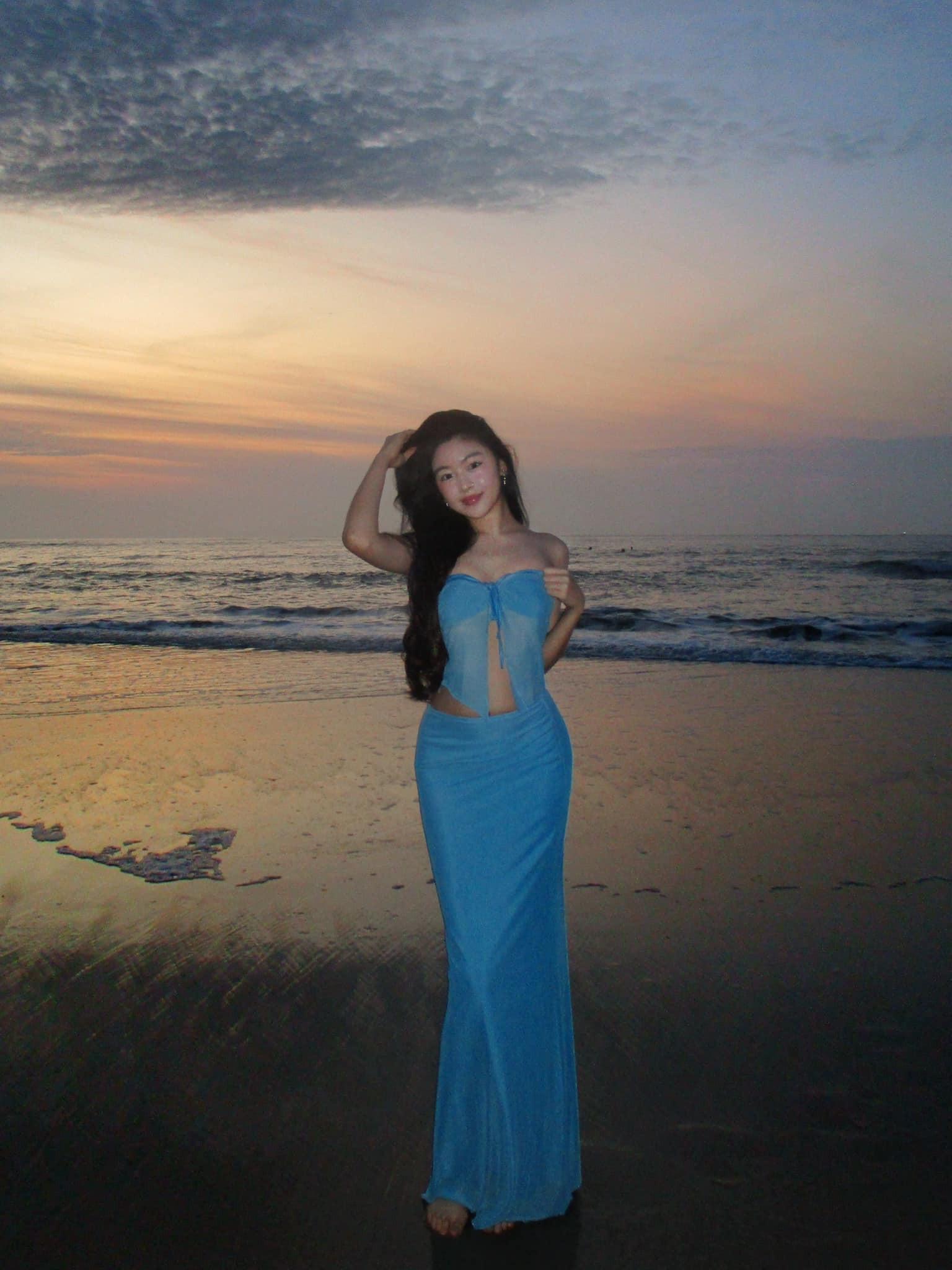 Sao Việt 4/2: Con gái Quyền Linh gợi cảm bất ngờ, Hoài Lâm lộ diện tiều tụy - 1