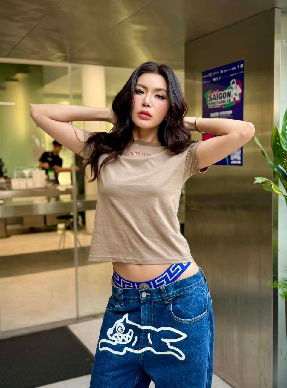 Sao Việt 4/2: Con gái Quyền Linh gợi cảm bất ngờ, Hoài Lâm lộ diện tiều tụy - 12