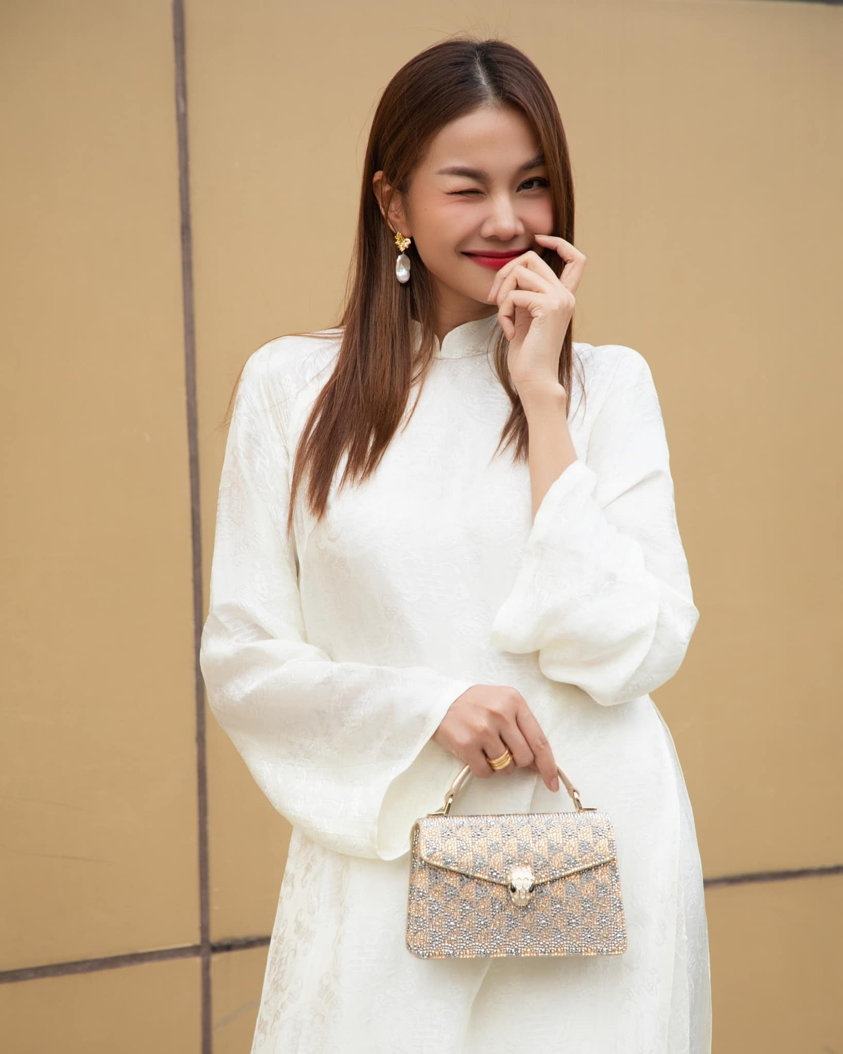 Sao Việt 4/2: Con gái Quyền Linh gợi cảm bất ngờ, Hoài Lâm lộ diện tiều tụy - 8