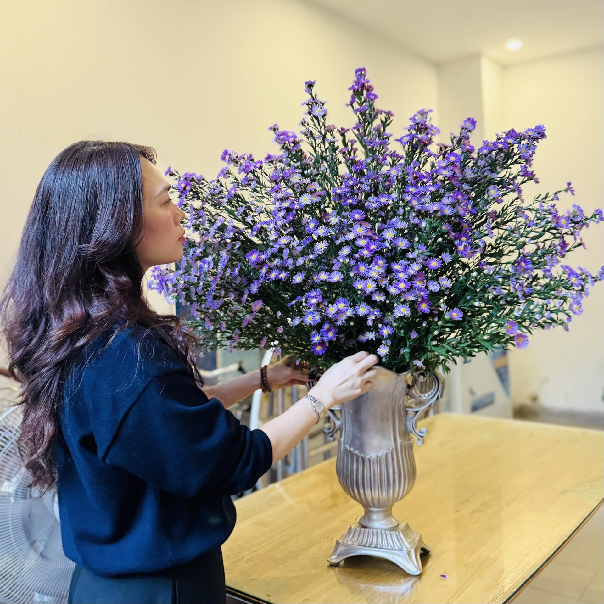 Sao Việt 4/2: Con gái Quyền Linh gợi cảm bất ngờ, Hoài Lâm lộ diện tiều tụy - 13