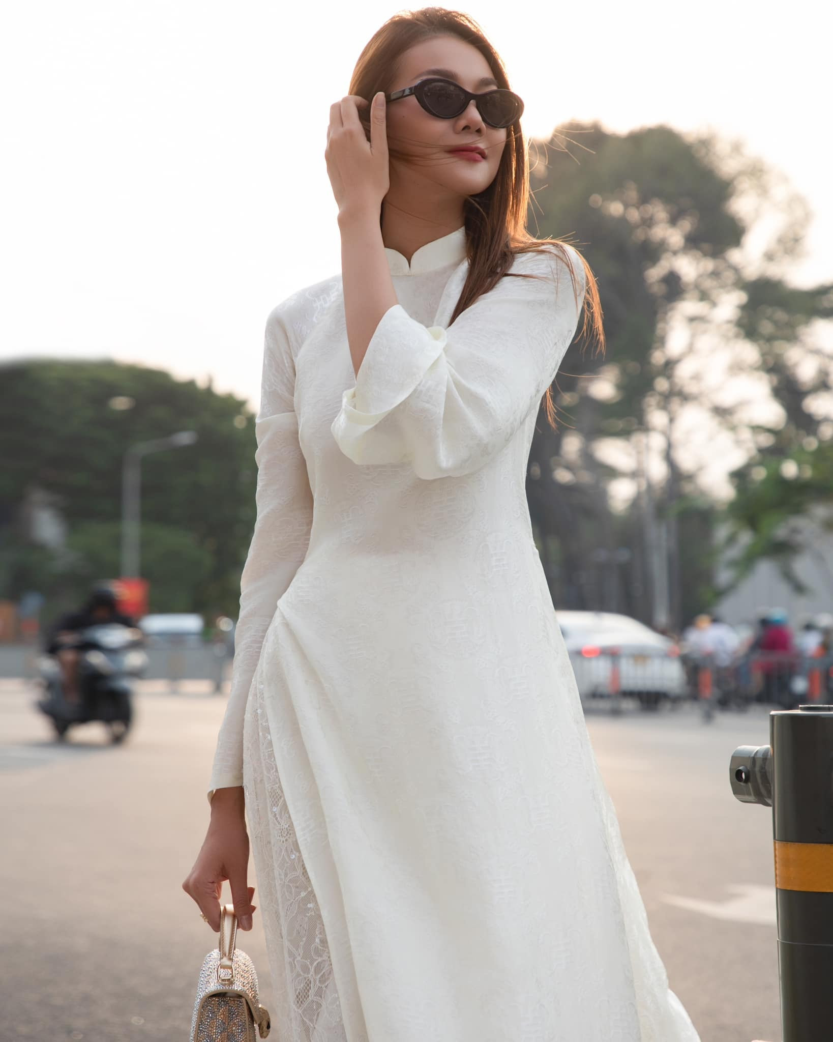 Sao Việt 4/2: Con gái Quyền Linh gợi cảm bất ngờ, Hoài Lâm lộ diện tiều tụy - 9