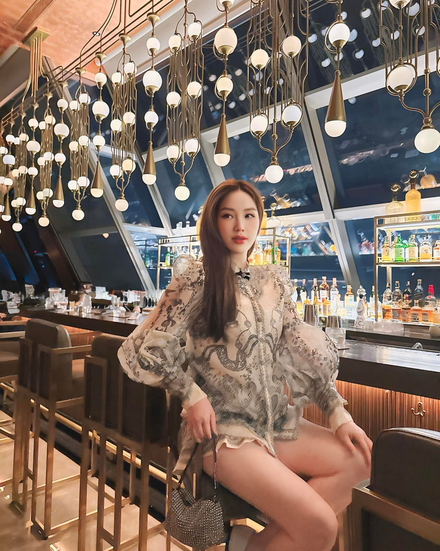 Sao Việt 4/2: Con gái Quyền Linh gợi cảm bất ngờ, Hoài Lâm lộ diện tiều tụy - 14