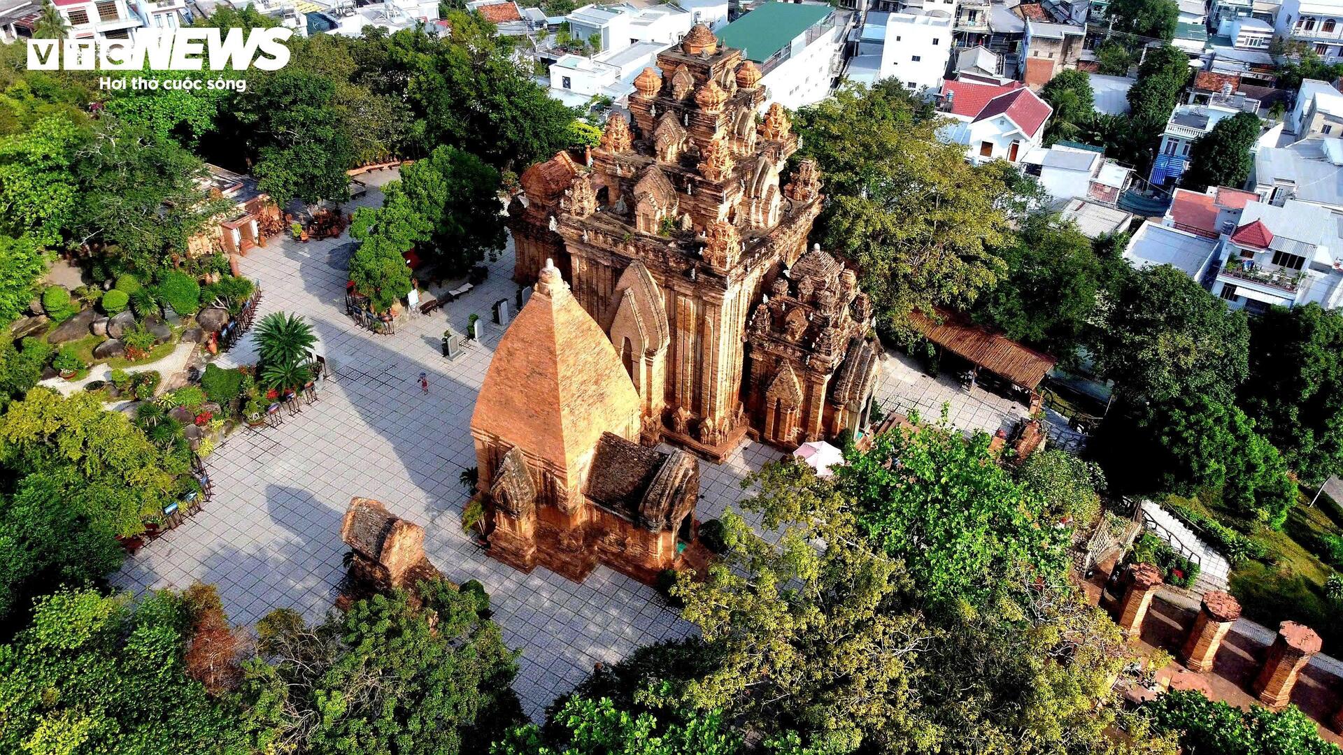 Cận cảnh Tháp Bà Ponagar ở Nha Trang được xếp hạng di tích quốc gia đặc biệt - 6
