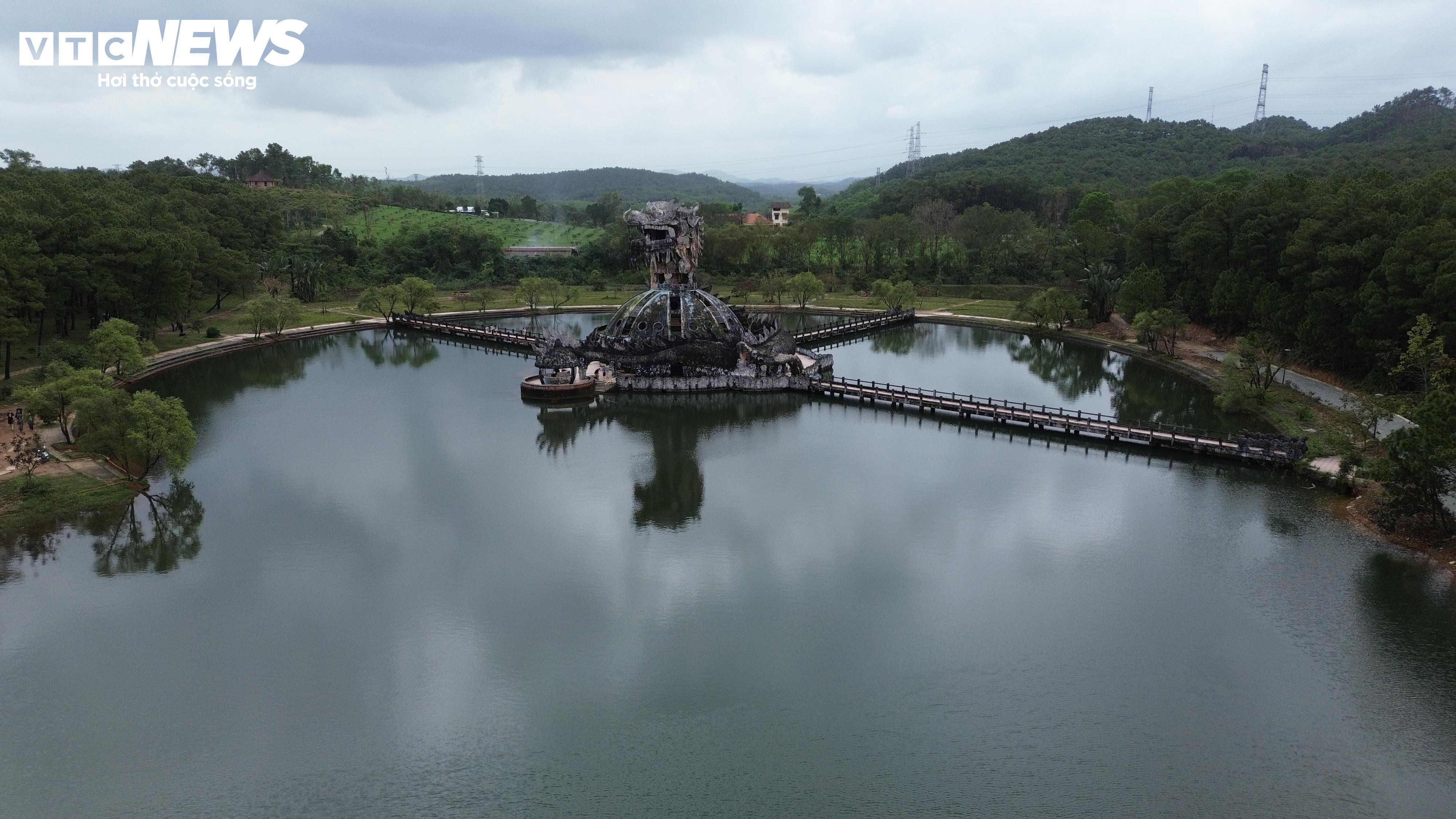 Công viên ma mị ở Huế từng lên báo Mỹ ra sao sau khi chi 20 tỷ đồng chỉnh trang? - 3