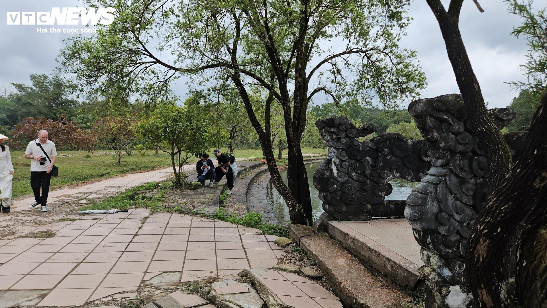 Công viên ma mị ở Huế từng lên báo Mỹ ra sao sau khi chi 20 tỷ đồng chỉnh trang? - 9