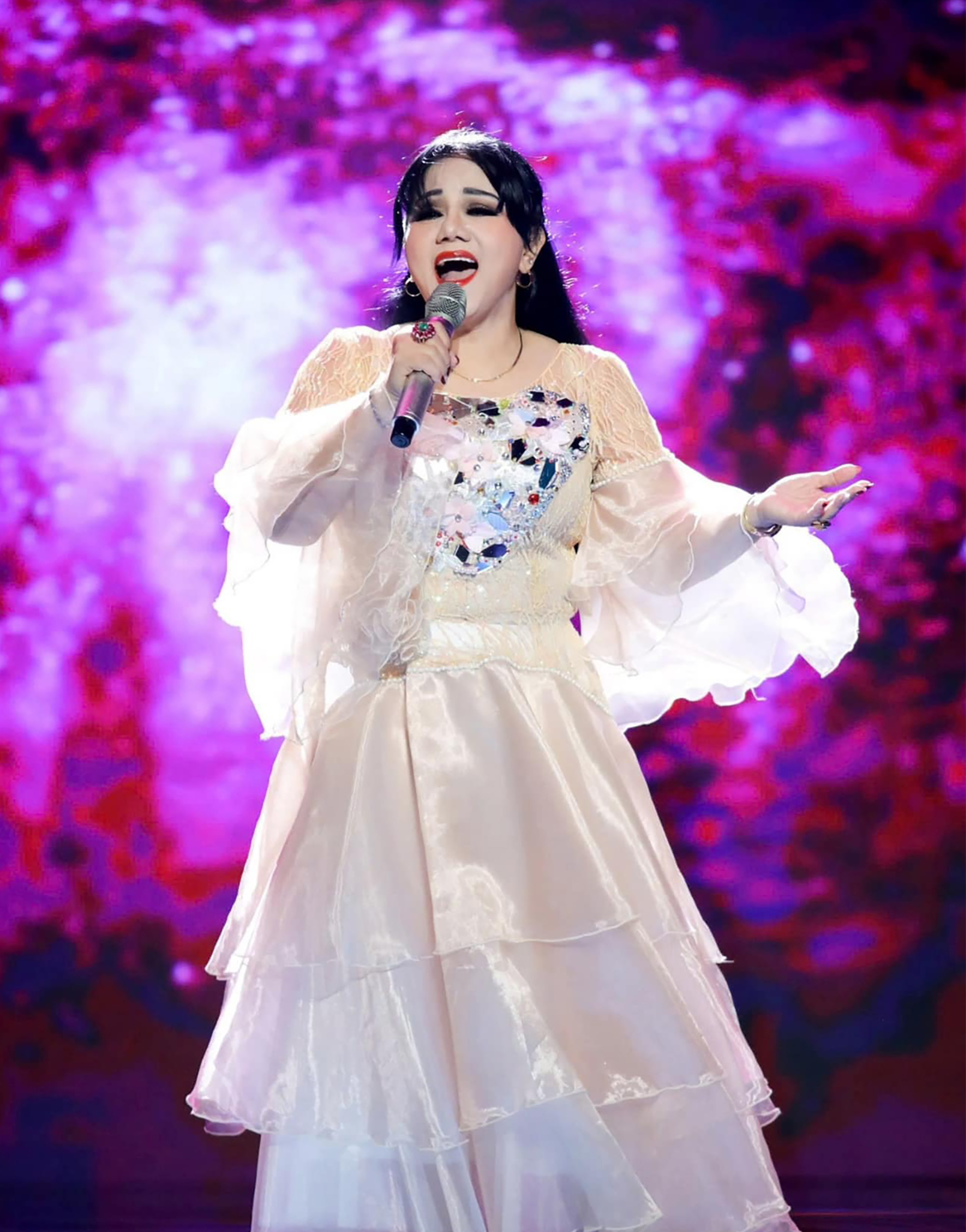 Nữ hoàng nhạc rock Ngọc Ánh kể thời 'cát-sê nhiều đến mức phải mua vàng cho gọn' - 4