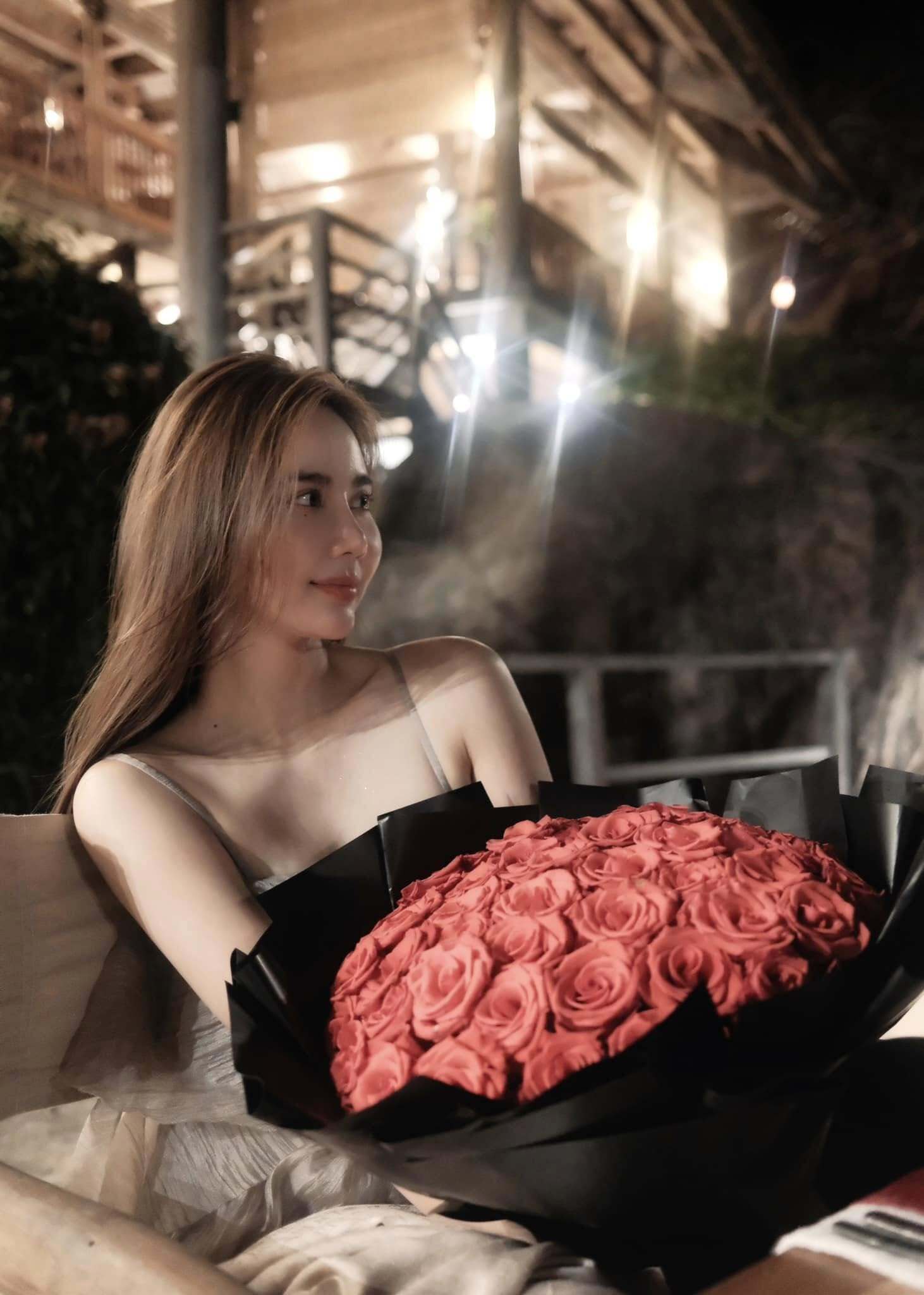 Sao Việt 21/2: Tóc Tiên kỷ niệm 5 năm cưới, Hồ Ngọc Hà đẹp sang chảnh - 6