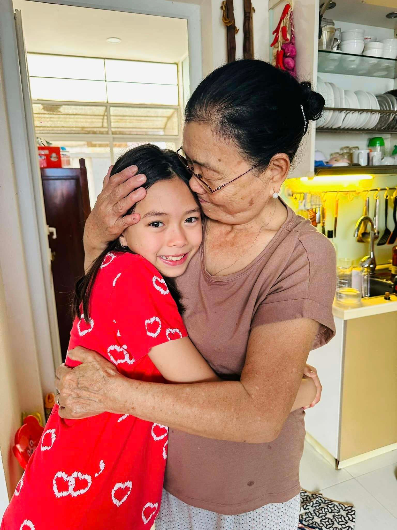 Sao Việt 24/2: Hoài Lâm khoe bạn gái mới, Hồ Quỳnh Hương đọ sắc cùng chị gái - 3