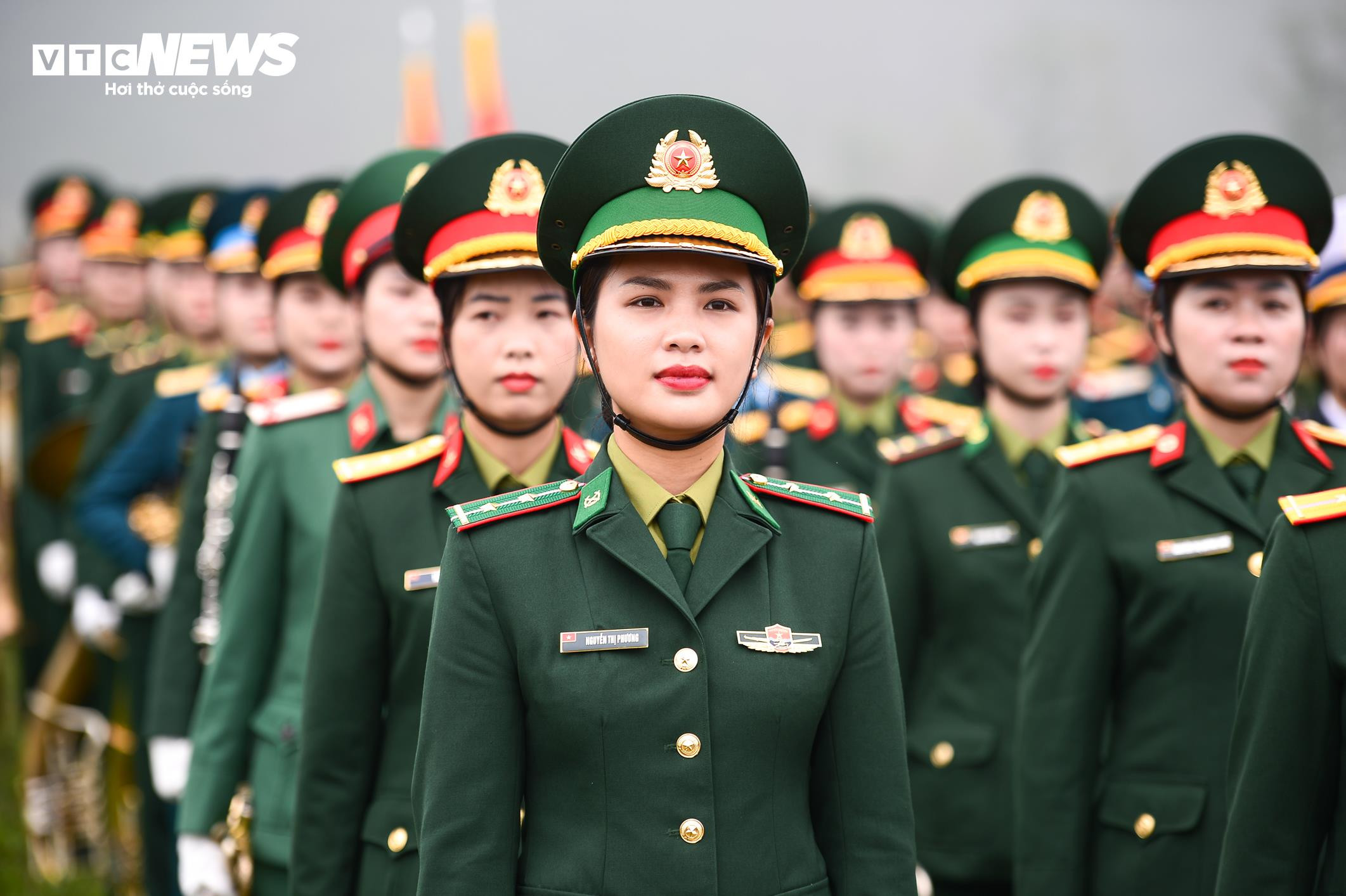 Ngắm những 'bóng hồng' trên thao trường tập luyện diễu binh cho đại lễ 30/4 - 9