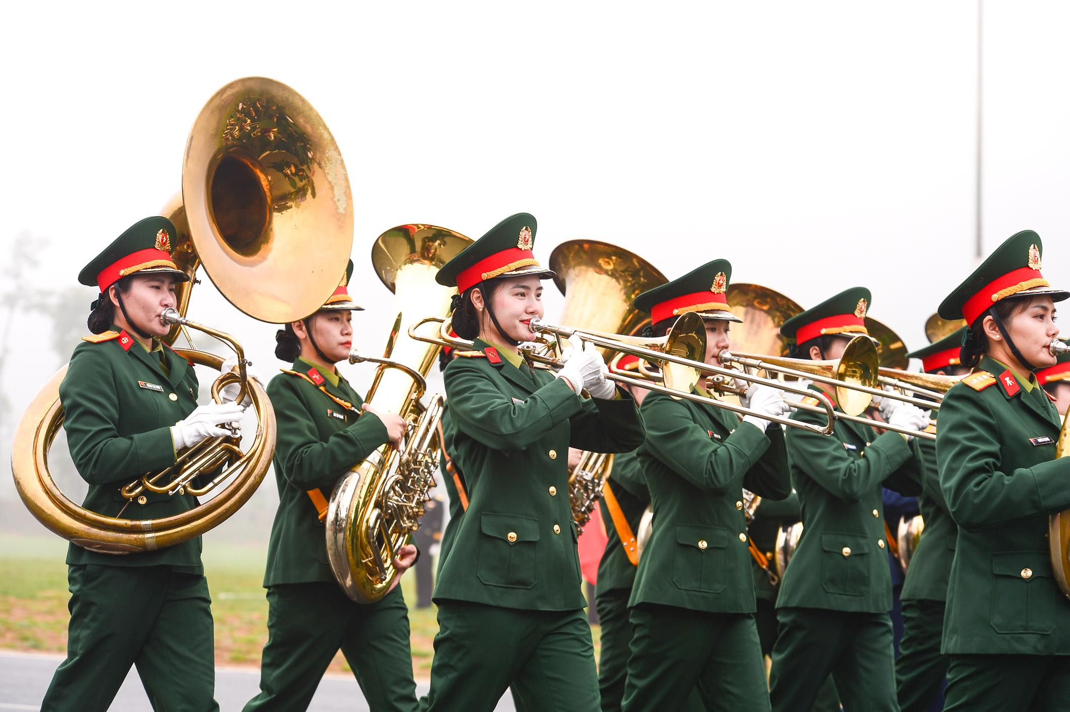 Ngắm những 'bóng hồng' trên thao trường tập luyện diễu binh cho đại lễ 30/4 - 11