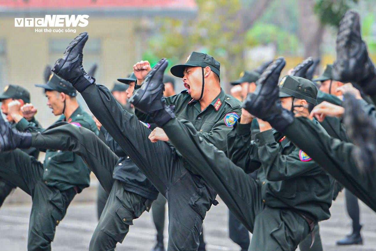 Một ngày trong 'lò luyện' của cảnh sát đặc nhiệm chống khủng bố - 3