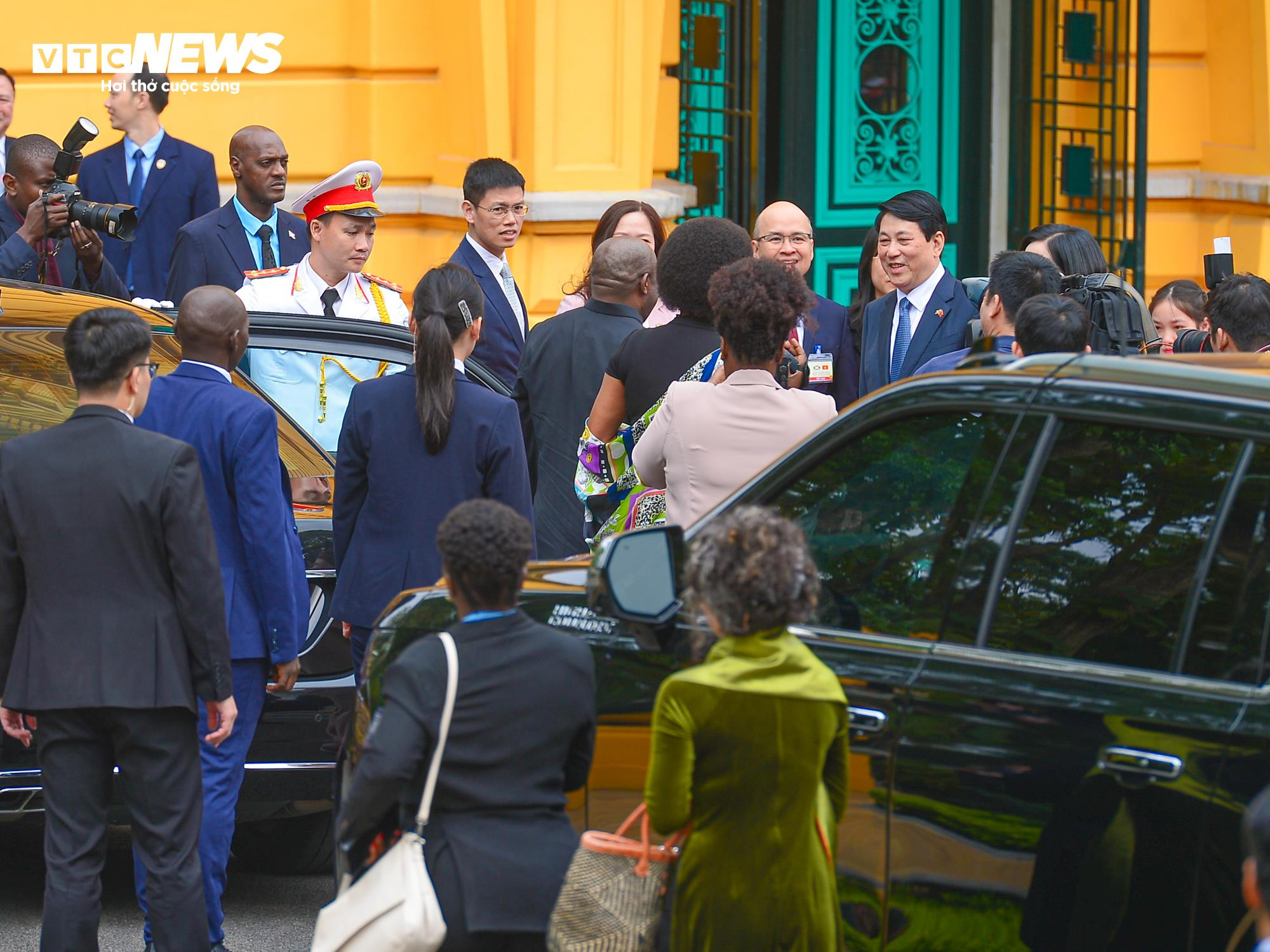 Chủ tịch nước Lương Cường chủ trì lễ đón Tổng thống Burundi và Phu nhân - 2