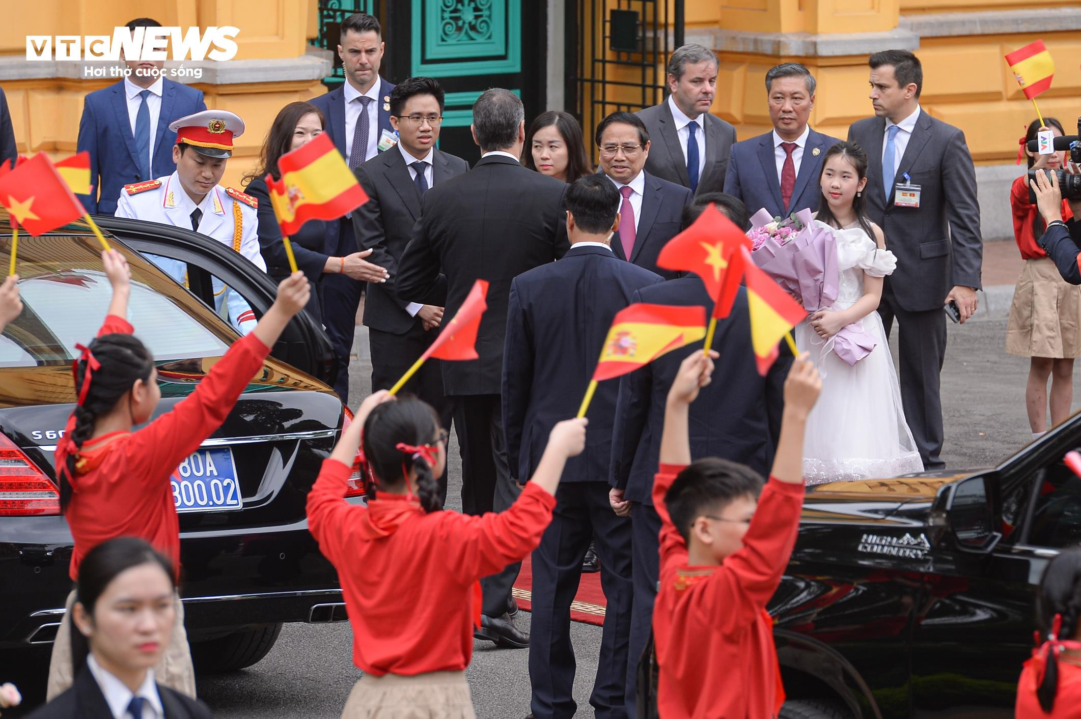 Thủ tướng Phạm Minh Chính chủ trì lễ đón Thủ tướng Tây Ban Nha Pedro Sánchez - 3