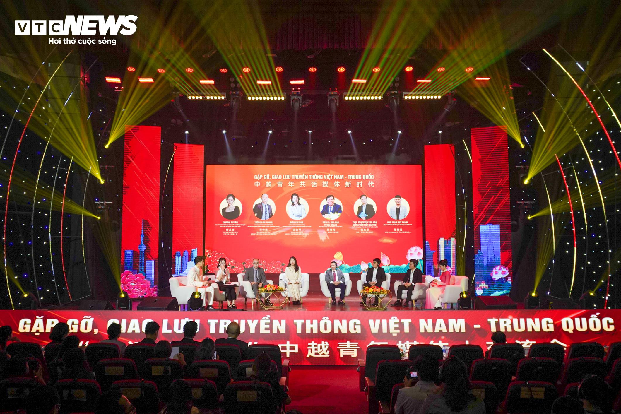 Toàn cảnh chương trình gặp gỡ, giao lưu truyền thông Việt Nam - Trung Quốc - 13