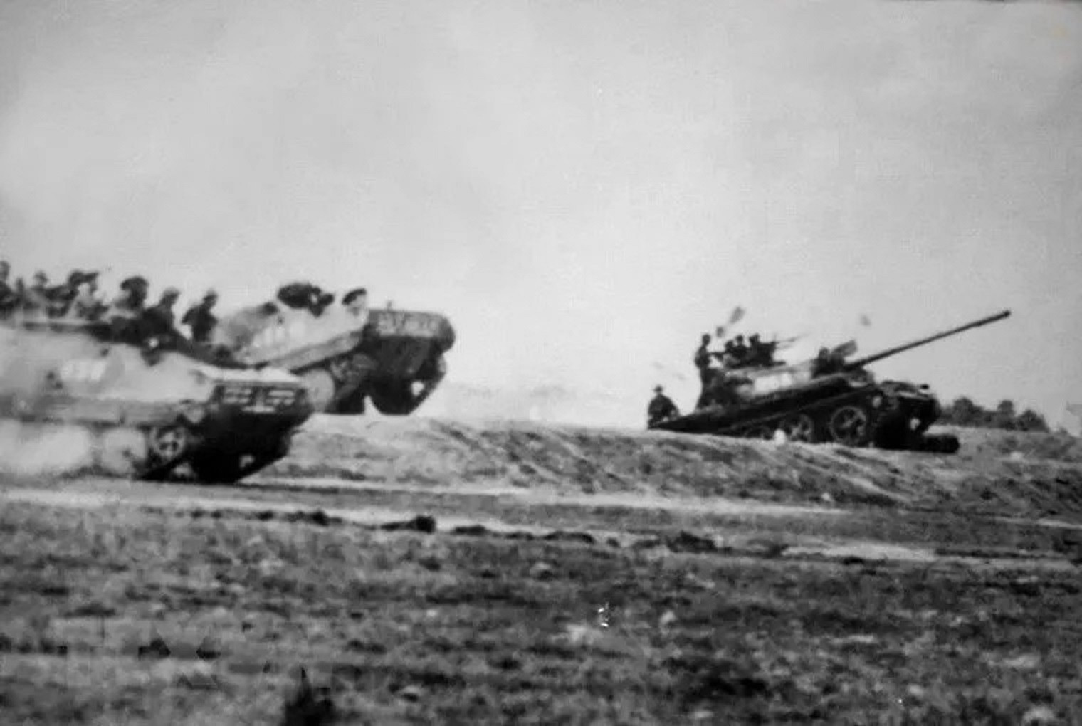 Chiến thuật táo bạo của lực lượng tăng thiết giáp trong chiến dịch Hồ Chí Minh - 6