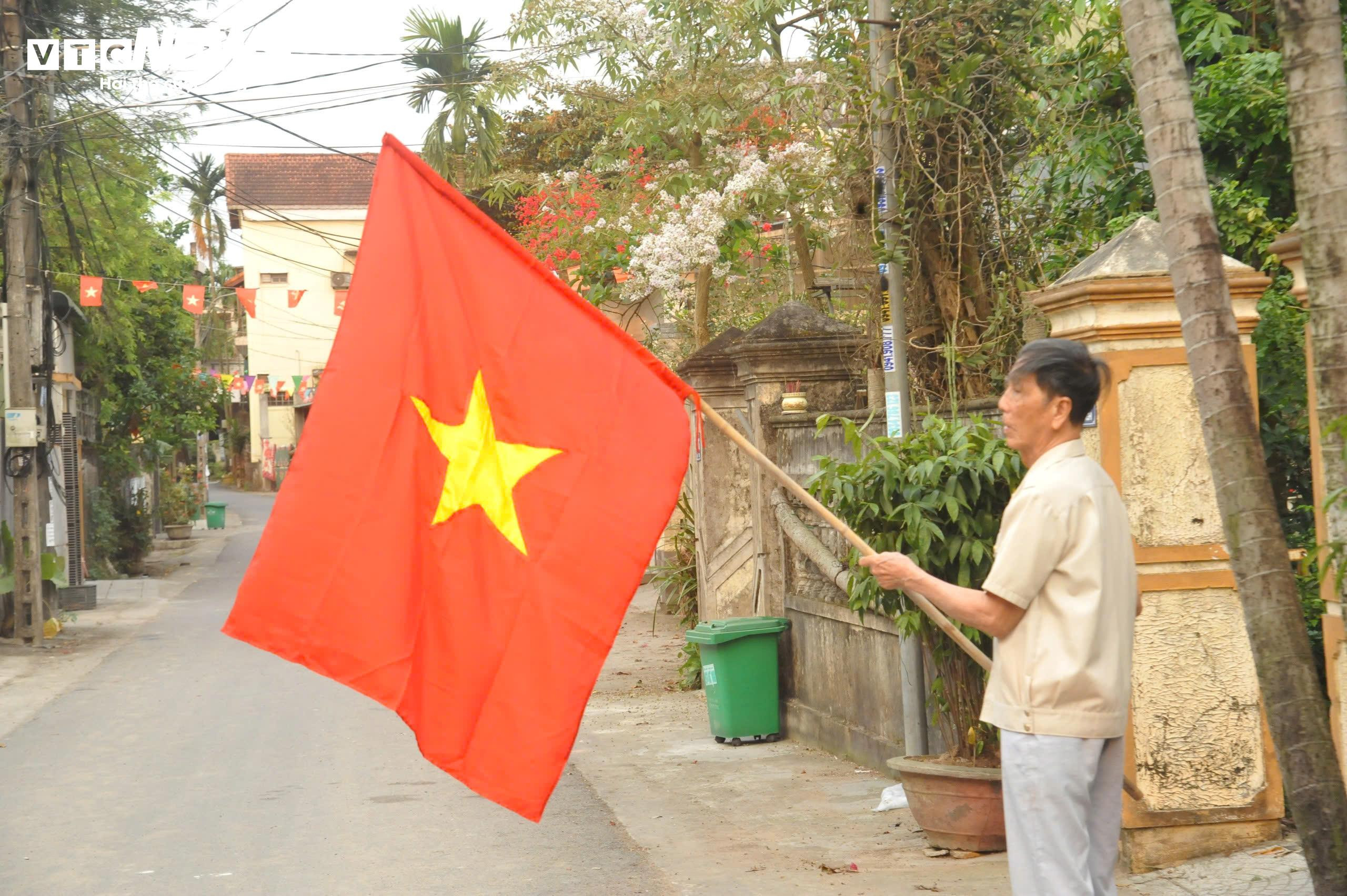 Những đường chỉ may cờ mang 'khát vọng thống nhất' nơi giới tuyến Hiền Lương - 4