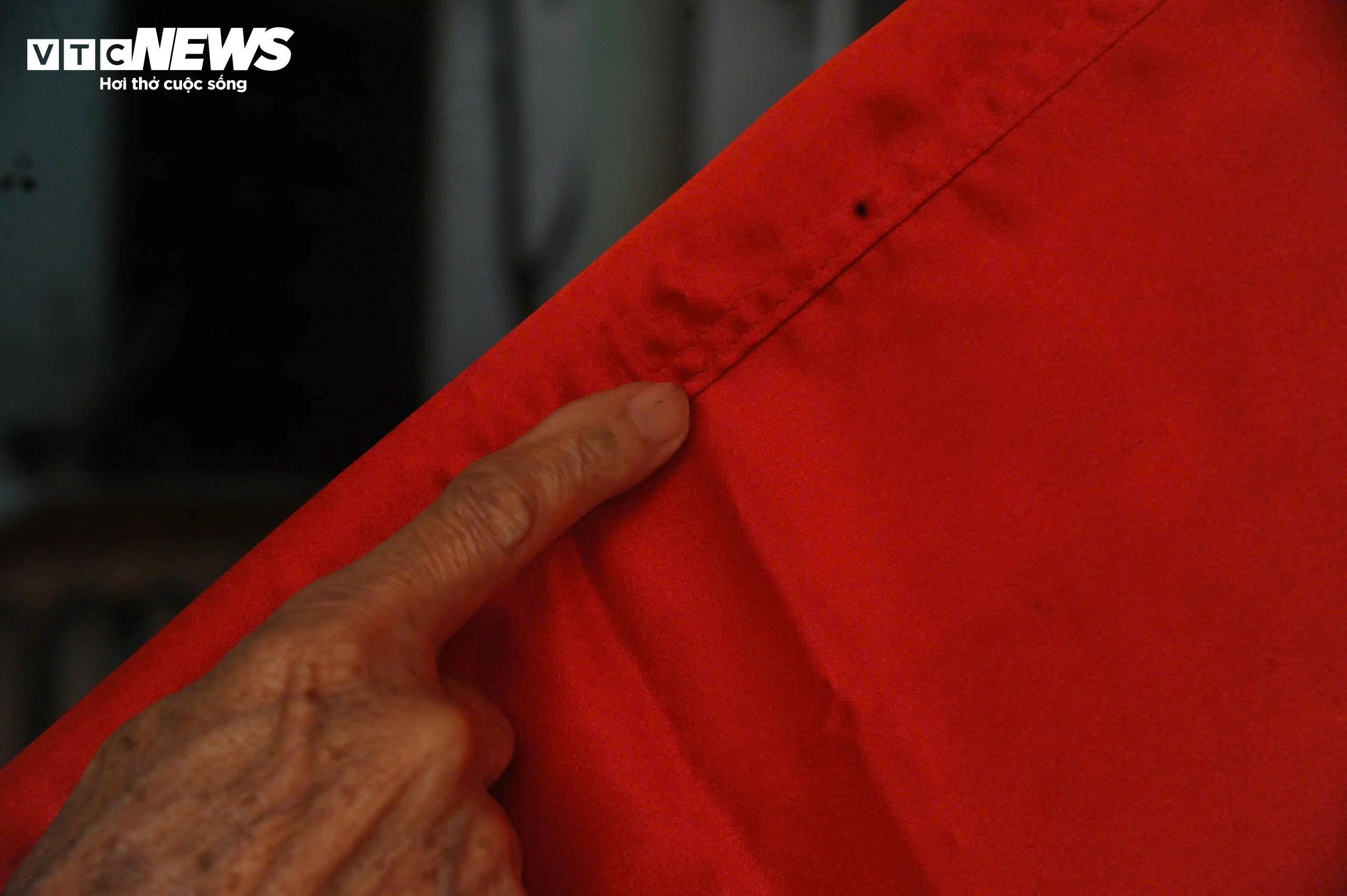 Những đường chỉ may cờ mang 'khát vọng thống nhất' nơi giới tuyến Hiền Lương - 3