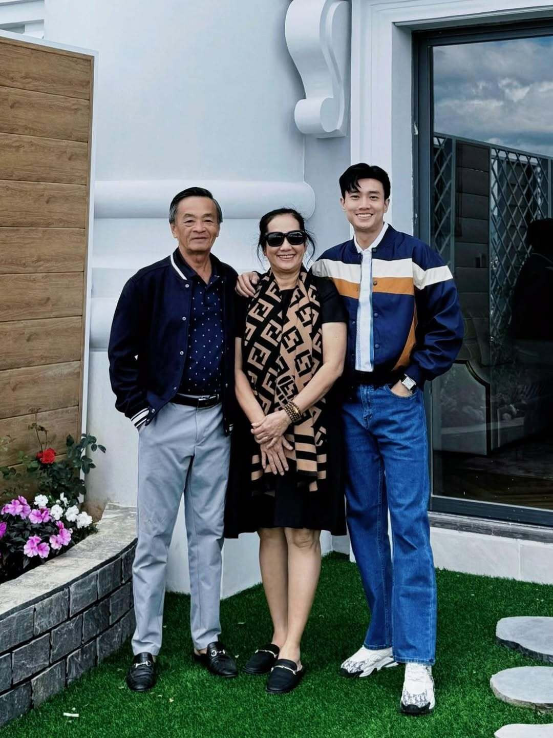 Sao Việt 25/4: Hòa Minzy đáp trả tin 'qua Mỹ định cư', Bảo Thanh tự nhận manly - 5