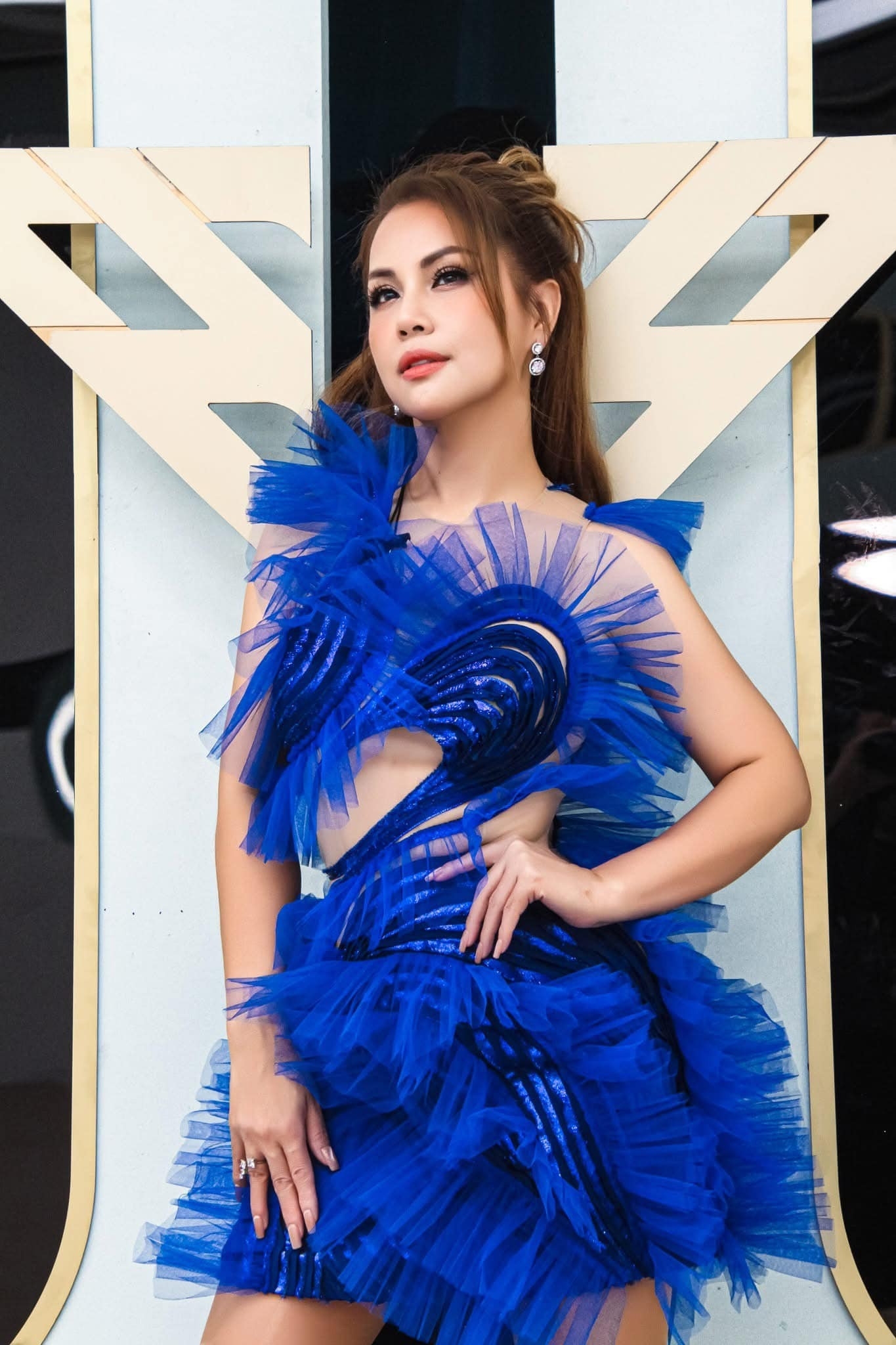 Sao Việt 25/4: Hòa Minzy đáp trả tin 'qua Mỹ định cư', Bảo Thanh tự nhận manly - 9