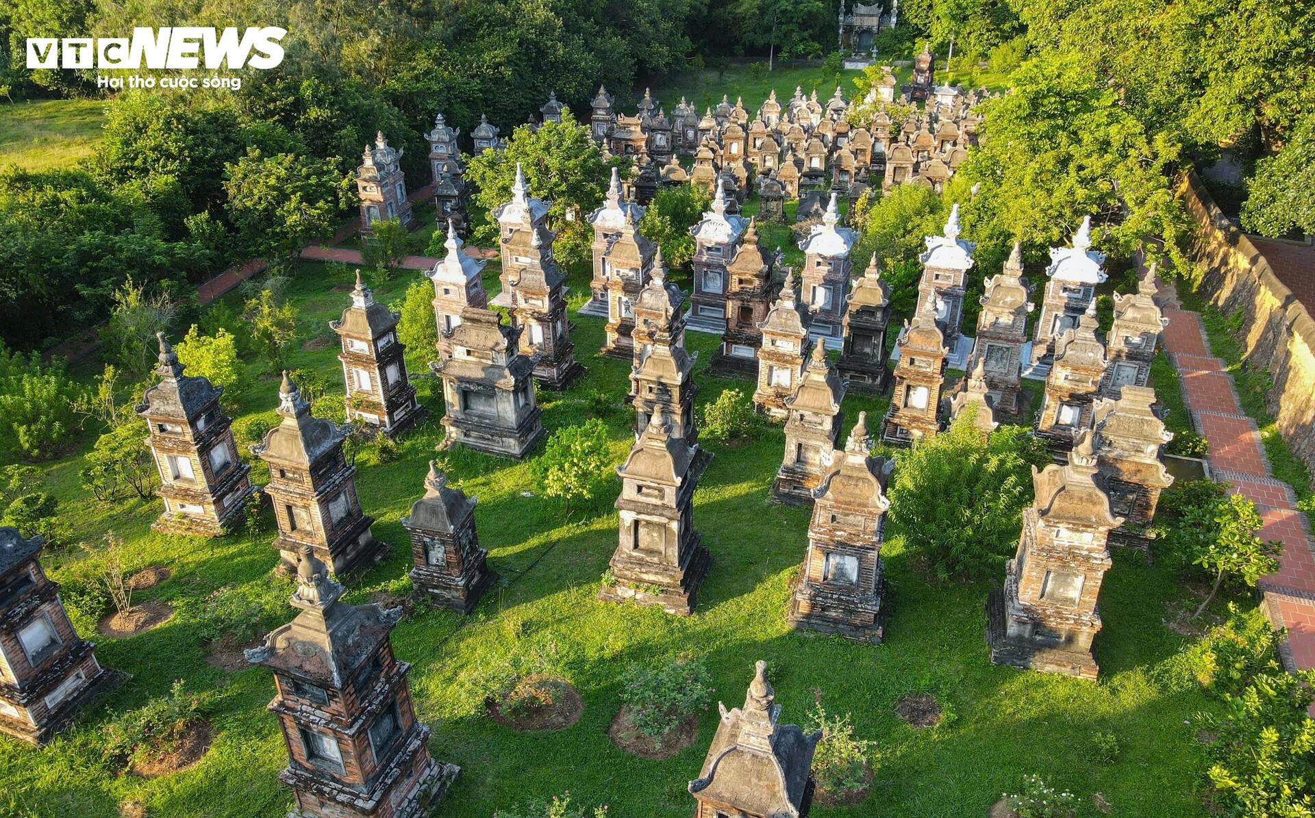 Chiêm ngưỡng ngôi chùa cổ vùng Kinh Bắc có vườn tháp lớn nhất Việt Nam - 13