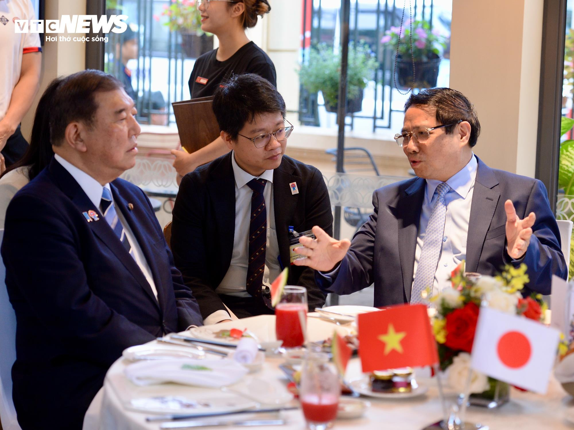 Hai Thủ tướng Việt Nam - Nhật Bản thưởng thức cà phê, thăm Bảo tàng Lịch sử - 4