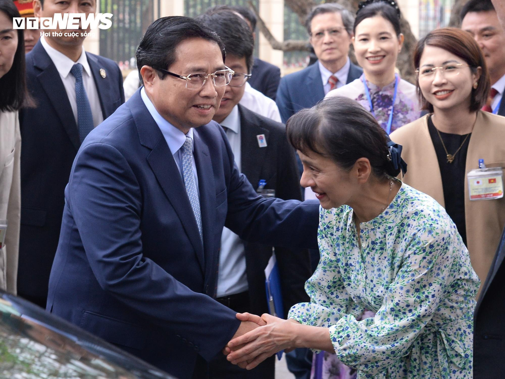 Hai Thủ tướng Việt Nam - Nhật Bản thưởng thức cà phê, thăm Bảo tàng Lịch sử - 11